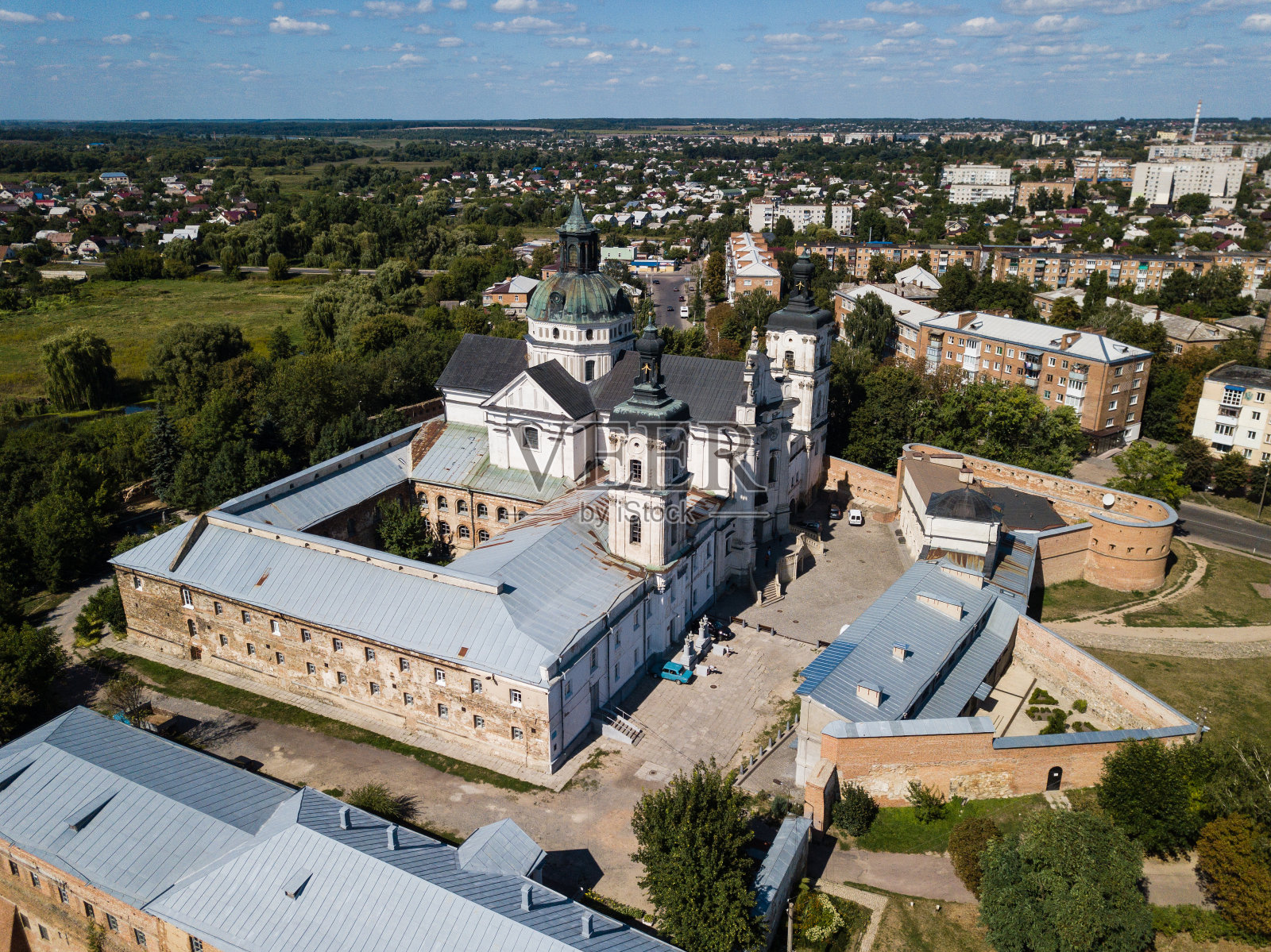 乌克兰别尔季契夫的Discalced Carmelites修道院照片摄影图片