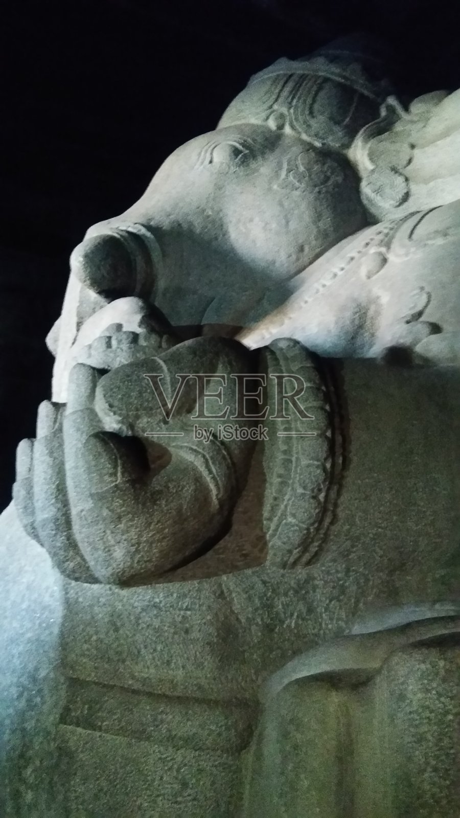 喂奶的雕塑照片摄影图片