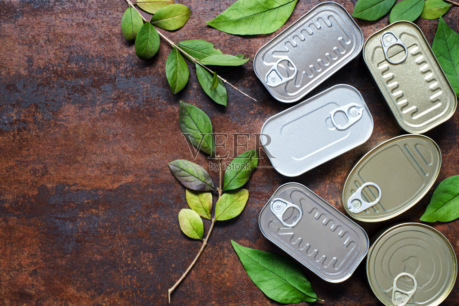 从上面看闭合的锡罐照片摄影图片