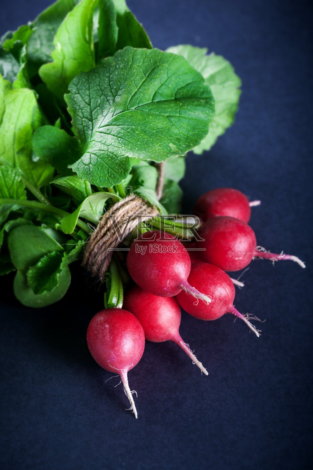新鲜的红色的萝卜照片摄影图片