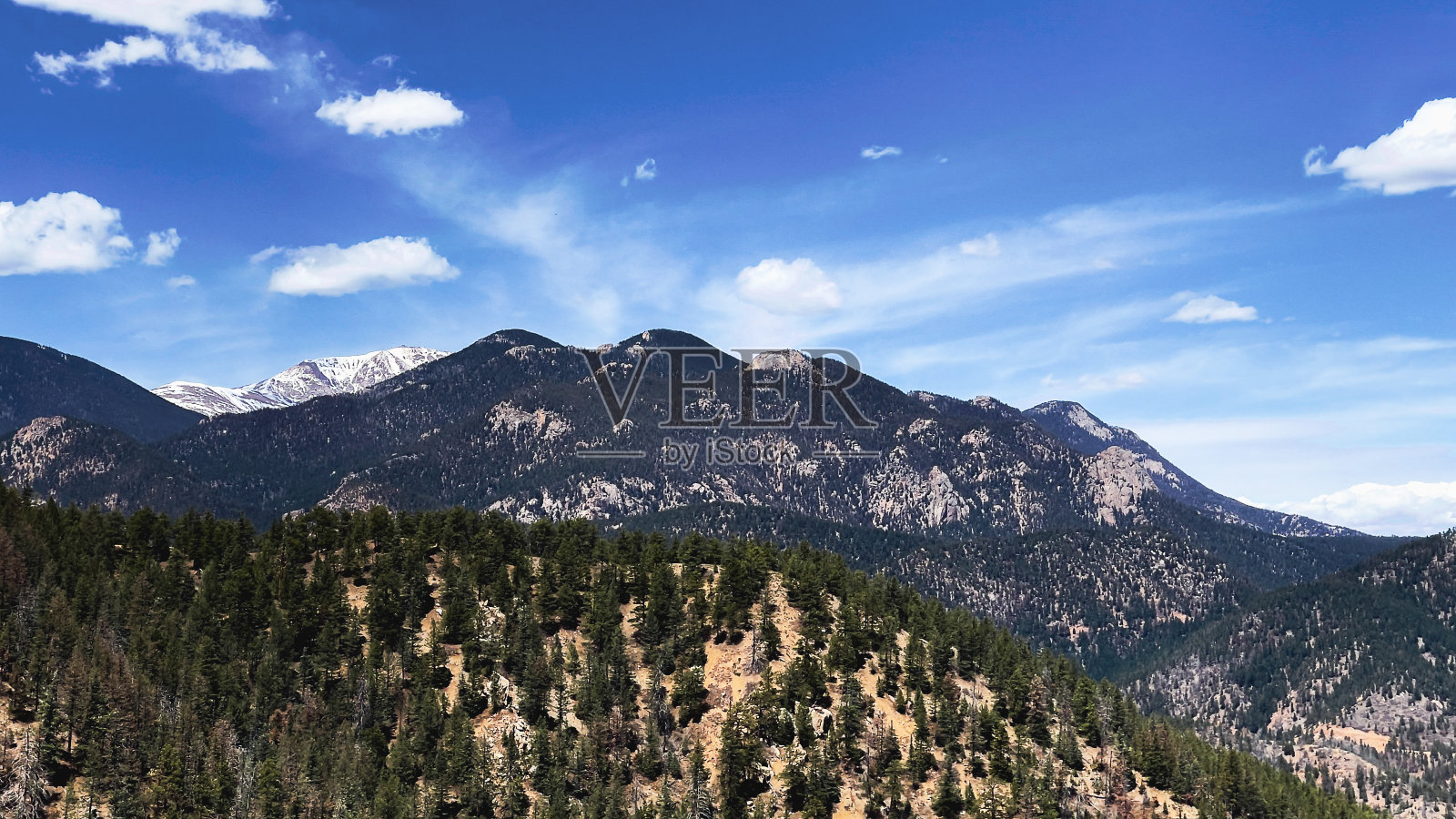 红色的山照片摄影图片