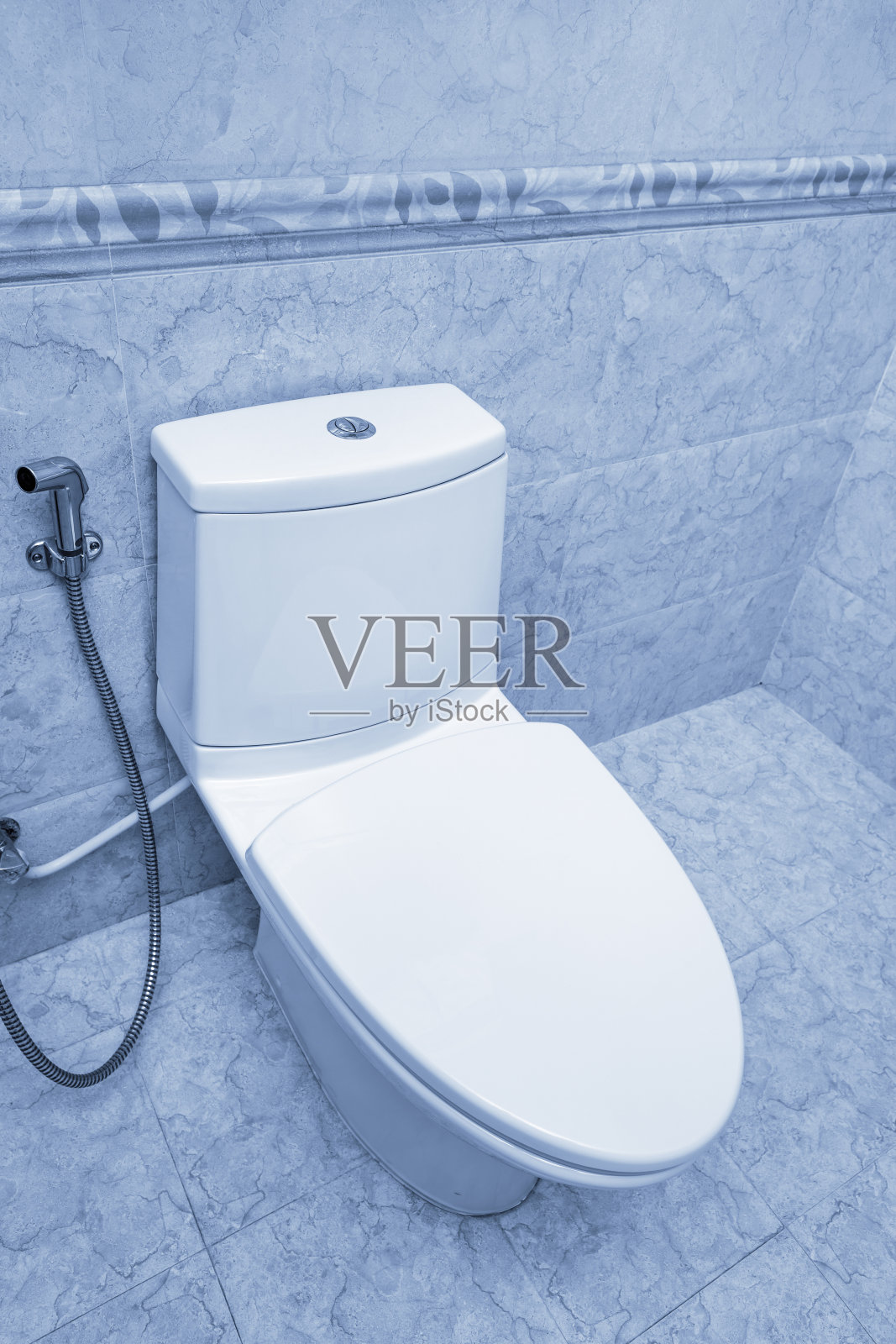 白色的抽水马桶照片摄影图片