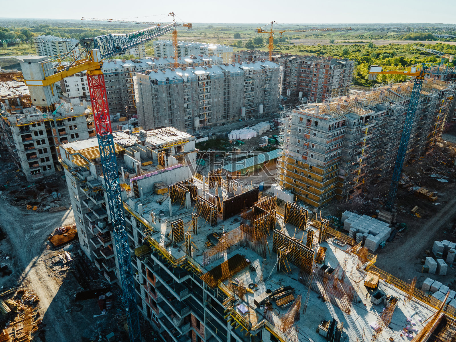 大流行和衰退期间的建筑业照片摄影图片