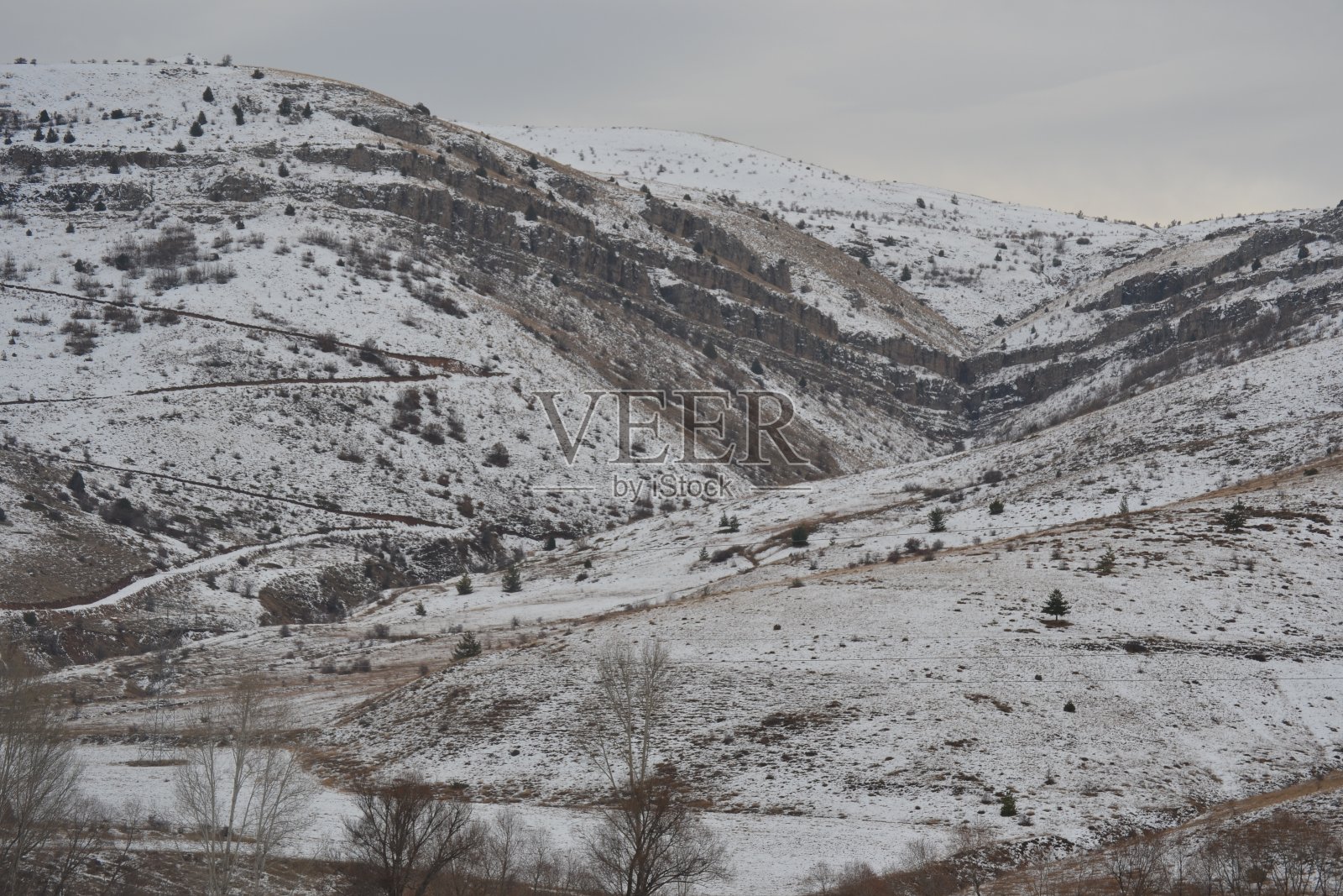 安纳托利亚山脉被雪覆盖的景色照片摄影图片