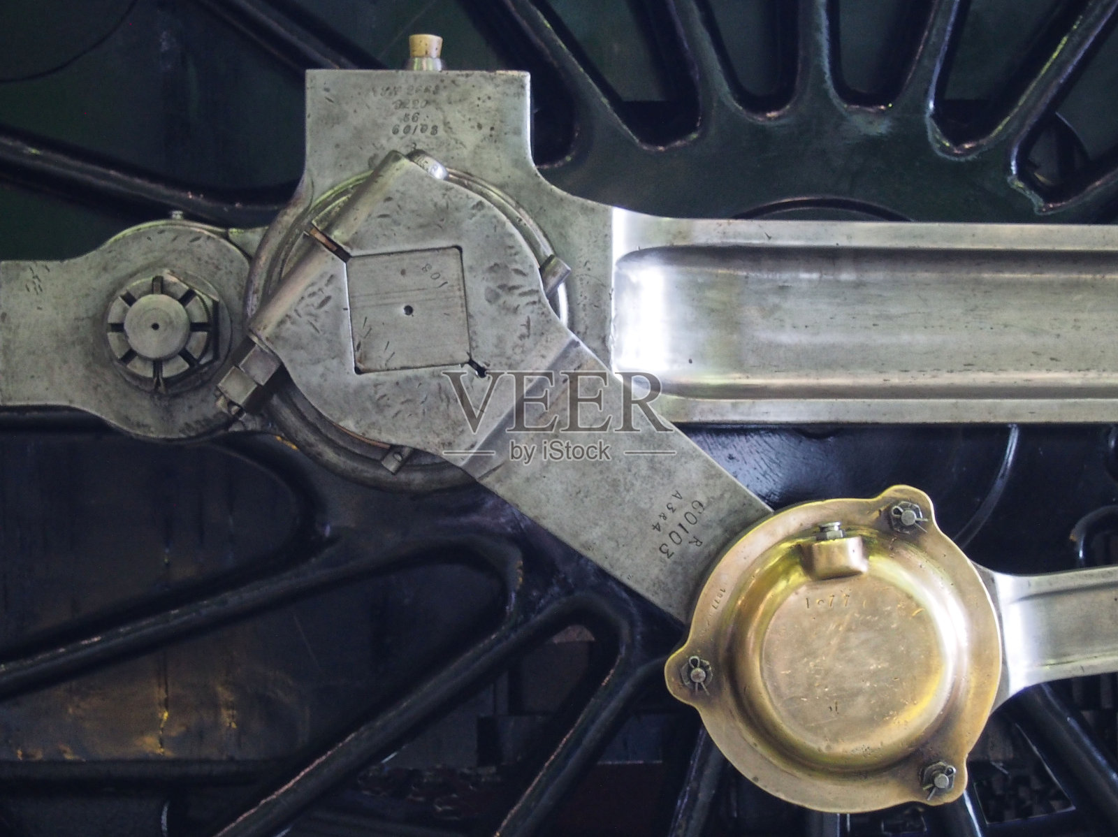 近距离的车轮和驱动齿轮的一个古老的南部铁路战斗的英国级太平洋蒸汽机车照片摄影图片