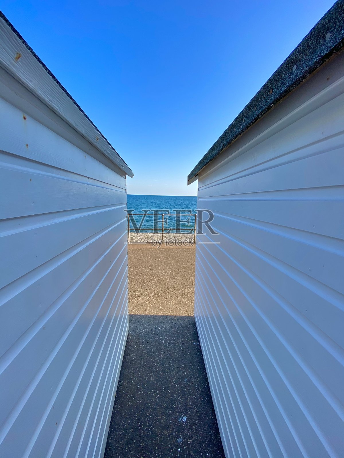 英国的海滩小屋照片摄影图片