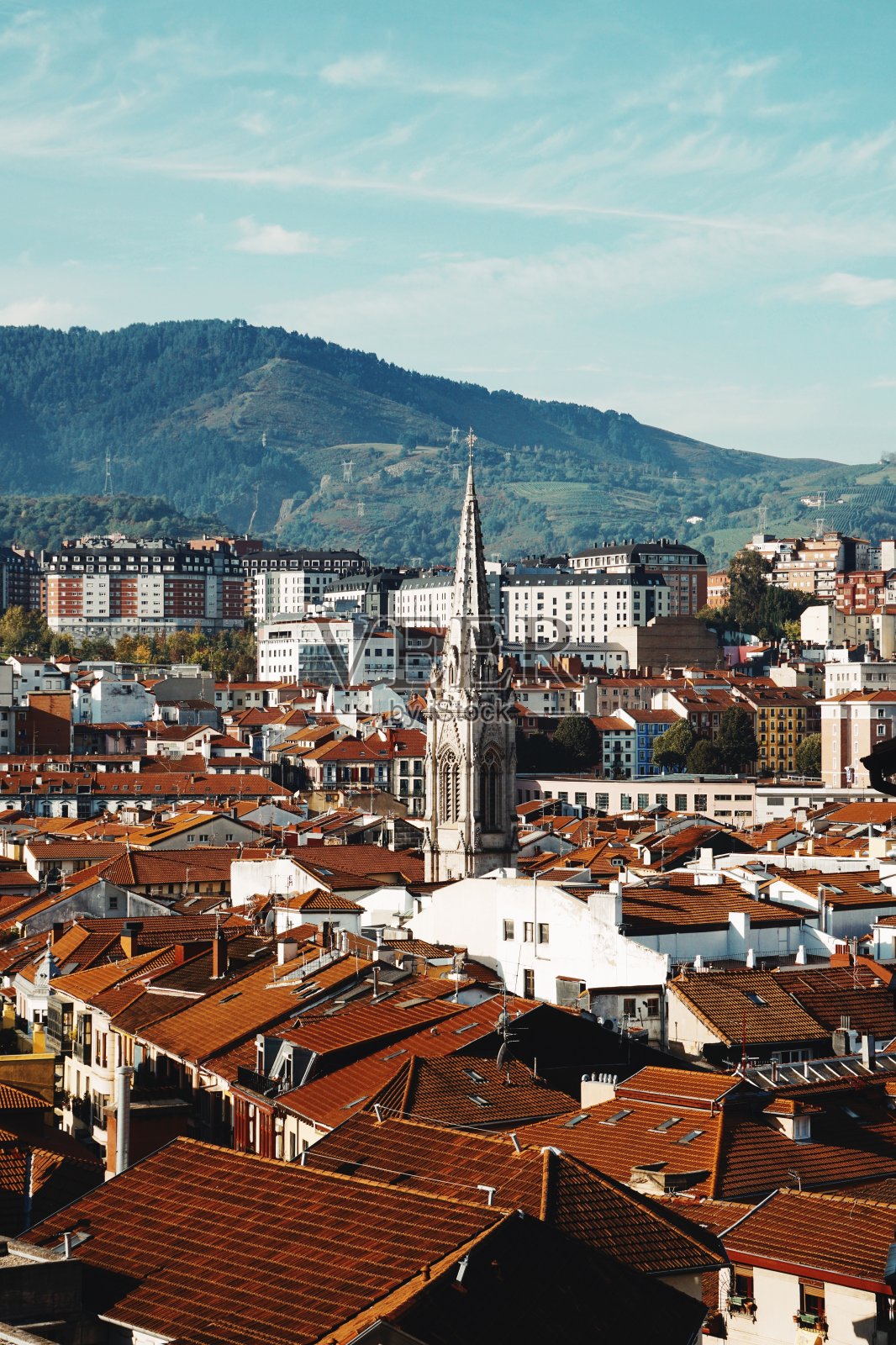 西班牙毕尔巴鄂市的城市景观，旅游目的地照片摄影图片