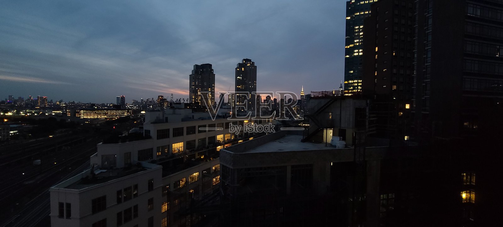 皇后在晚上照片摄影图片