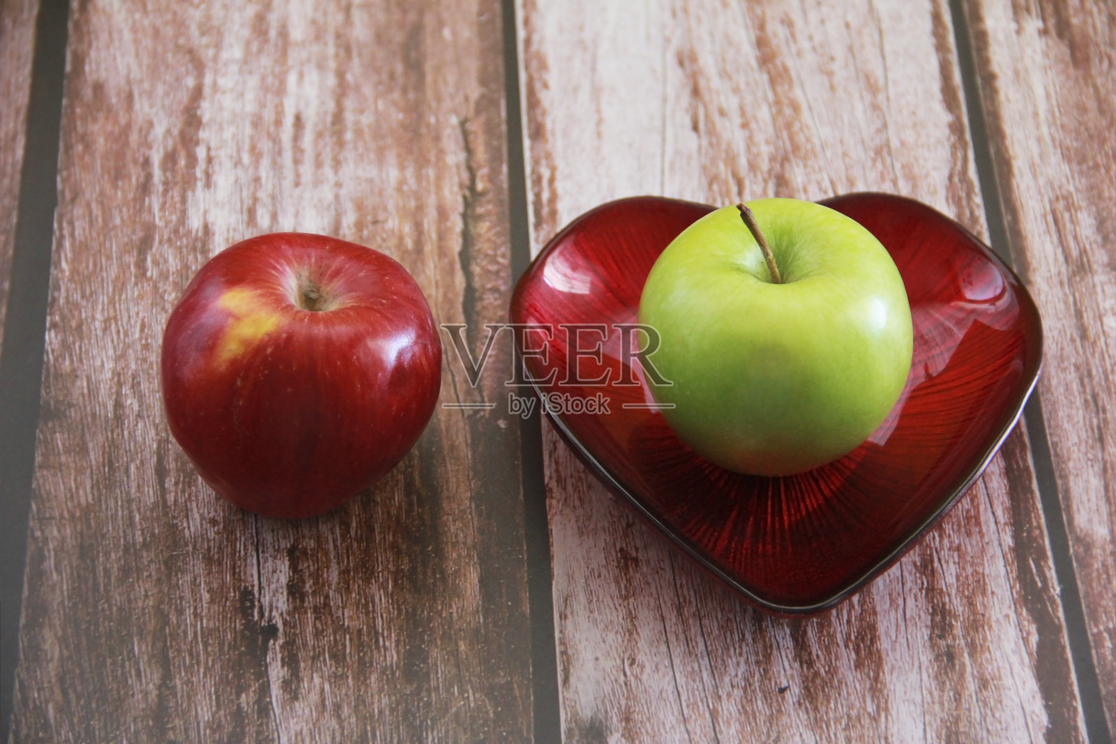 绿色天然苹果木制背景照片摄影图片