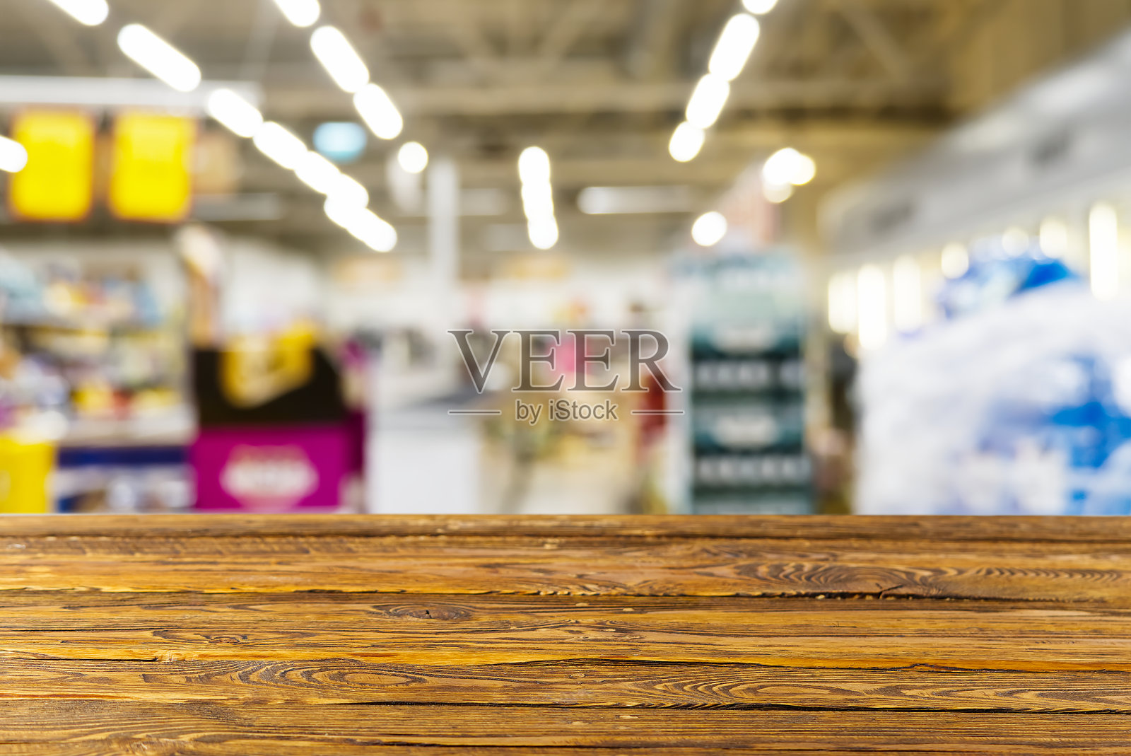 模糊的背景。用散景存储模糊的抽象背景。杂货店超市模糊背景与散景。照片摄影图片