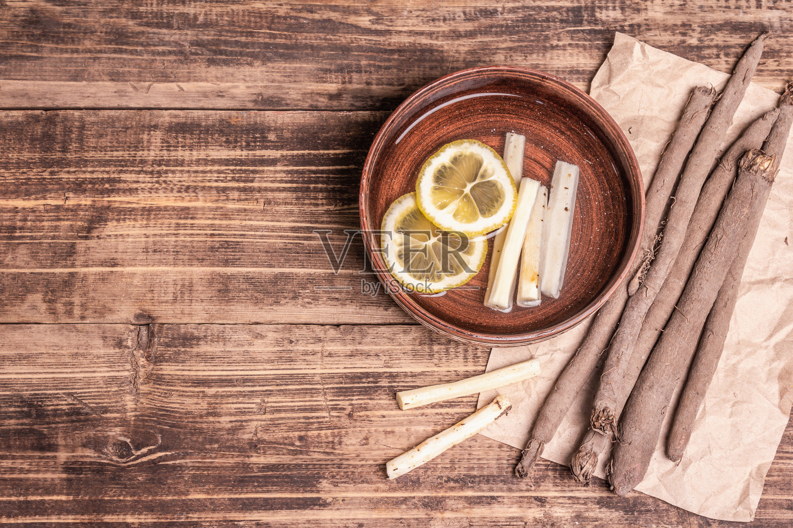 生的Scorzonera或西班牙salsify照片摄影图片