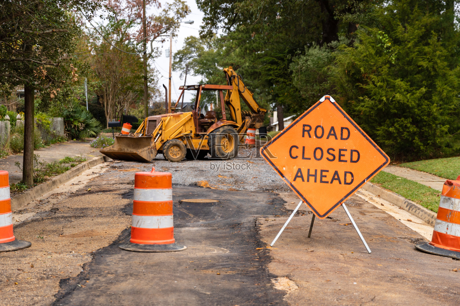 道路因维修而关闭。照片摄影图片