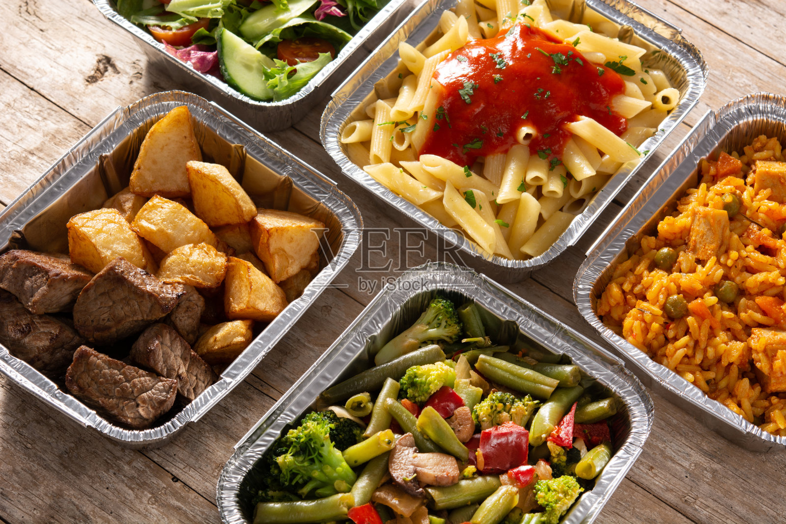 用铝箔盒带走健康食品照片摄影图片