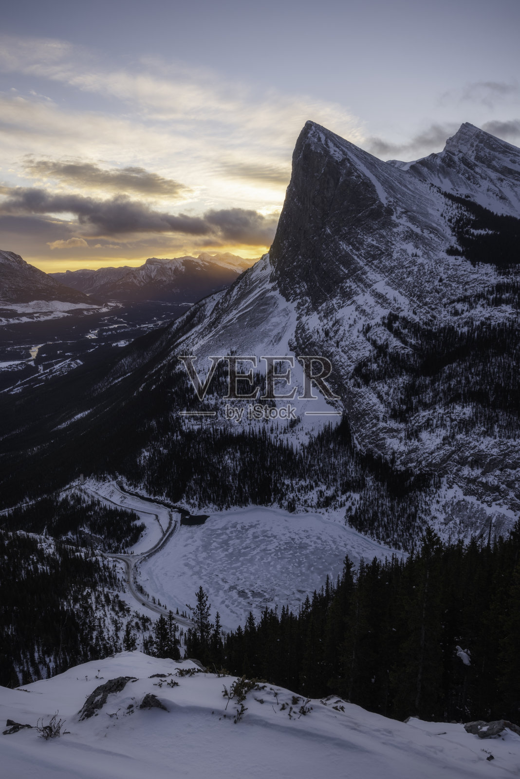 坎摩尔冬天的日出照片摄影图片