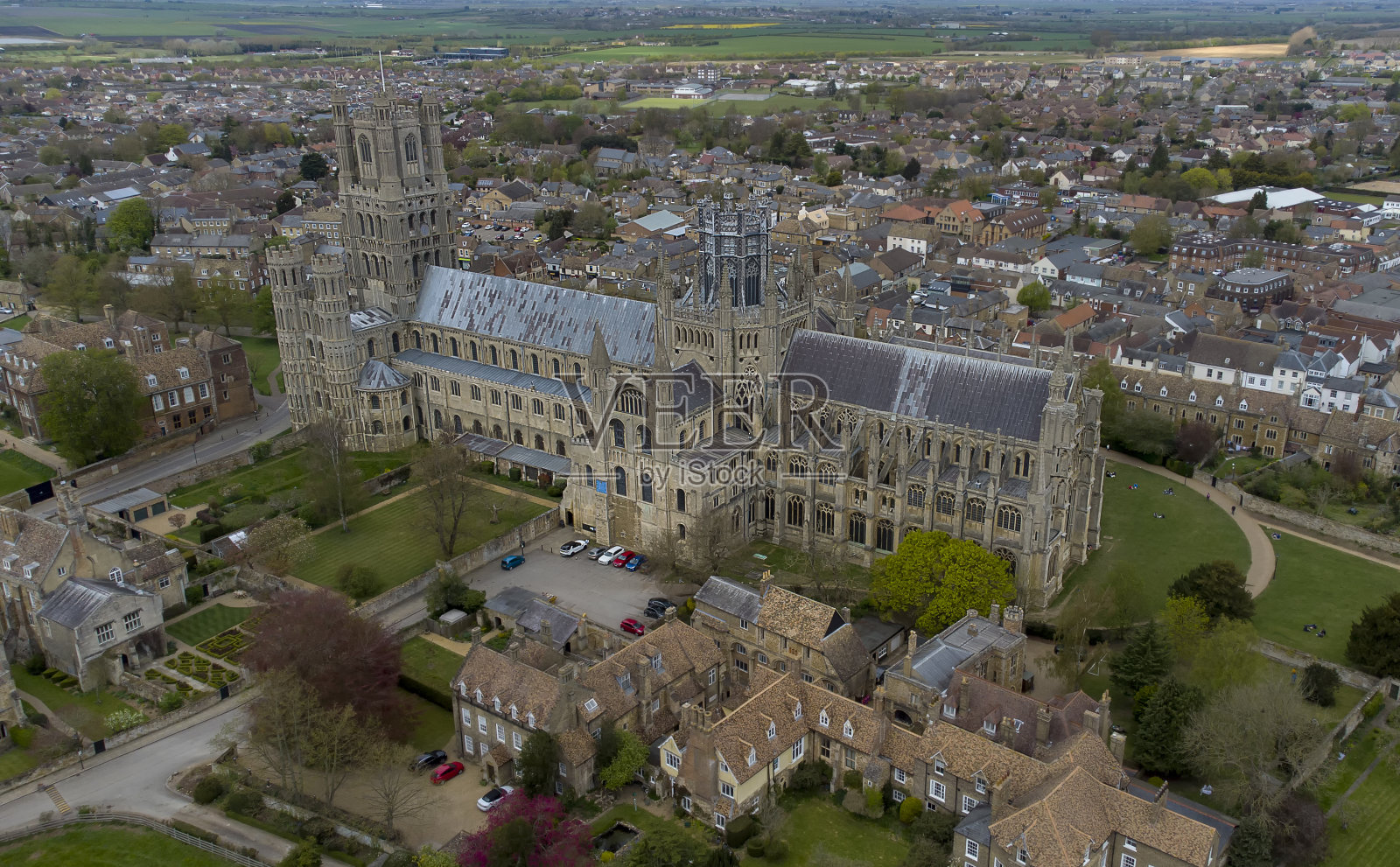 英国剑桥郡伊利大教堂的鸟瞰图照片摄影图片