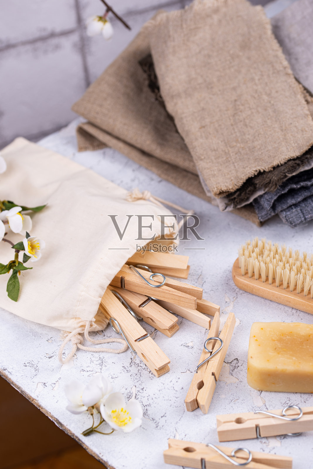 零废木衣夹照片摄影图片