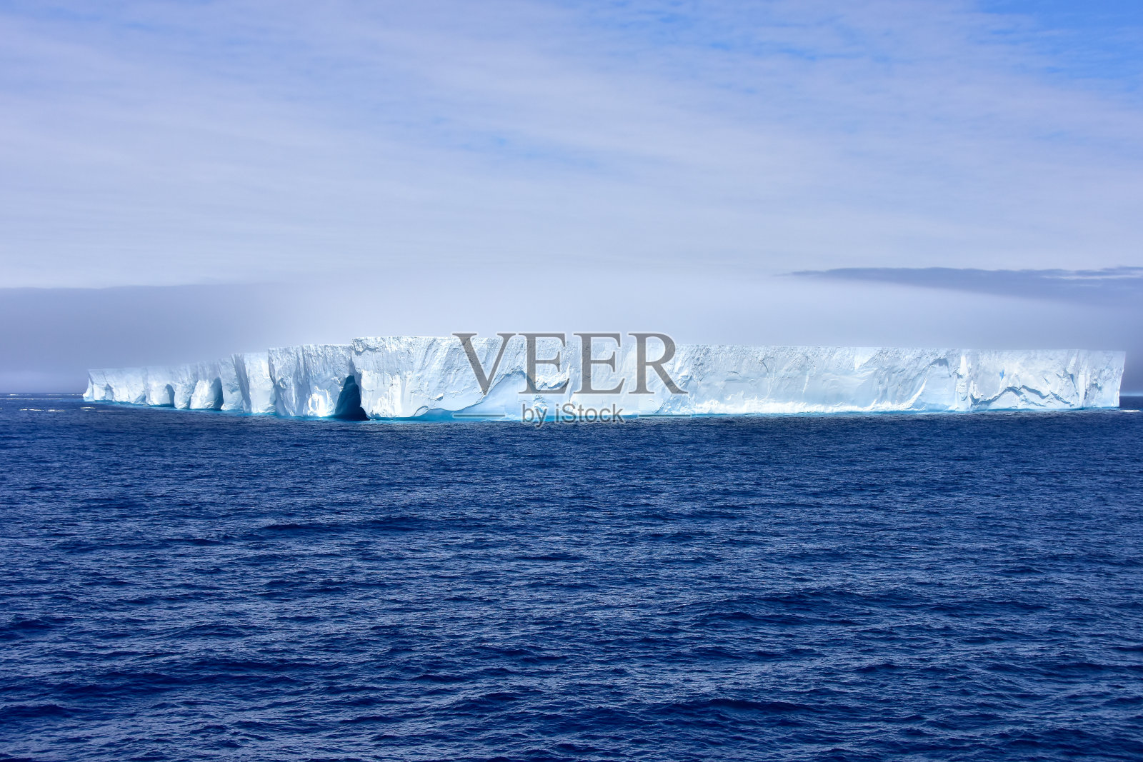 冰山在金钟湾，南极洲照片摄影图片