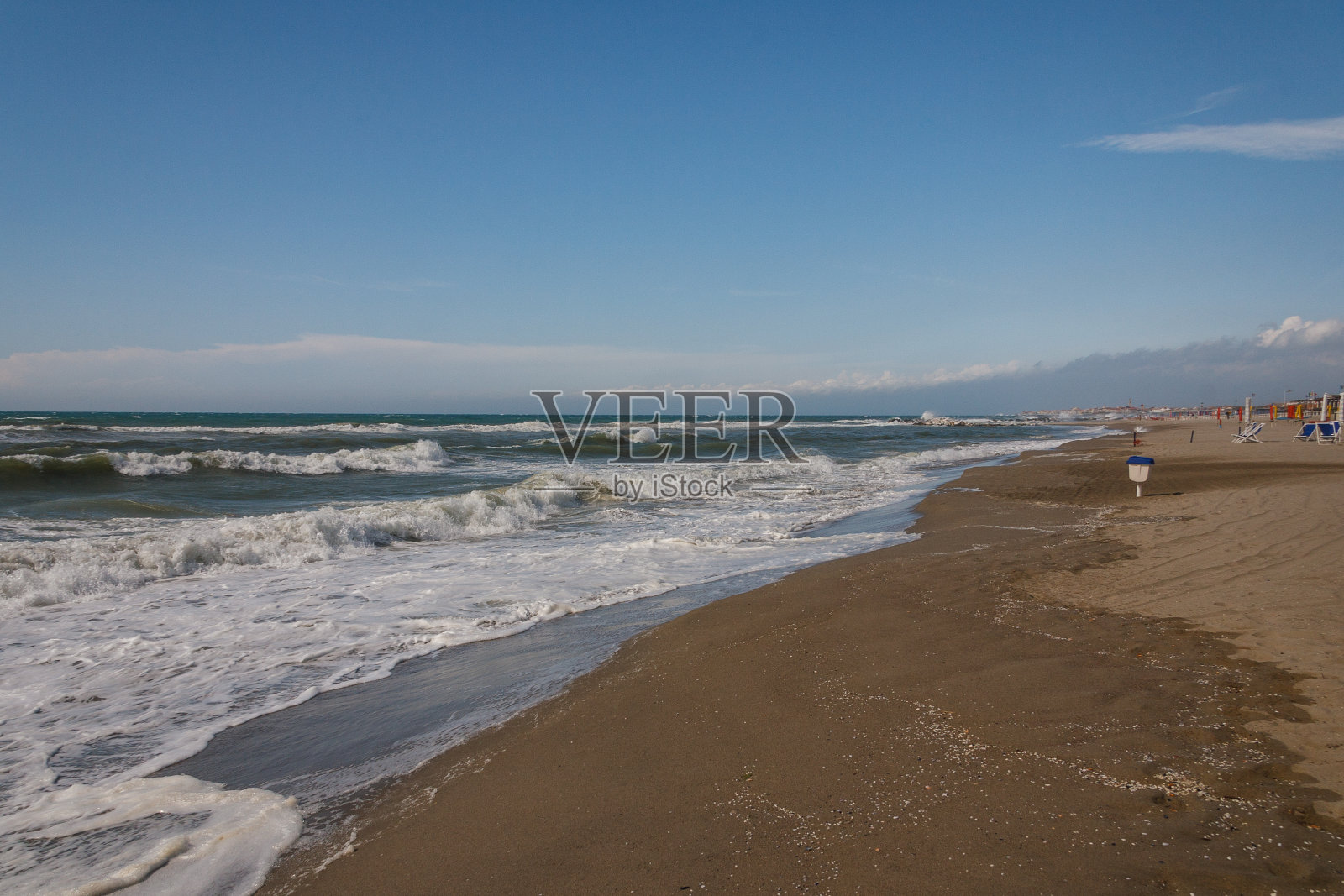 意大利海滩在炎热的夏天照片摄影图片