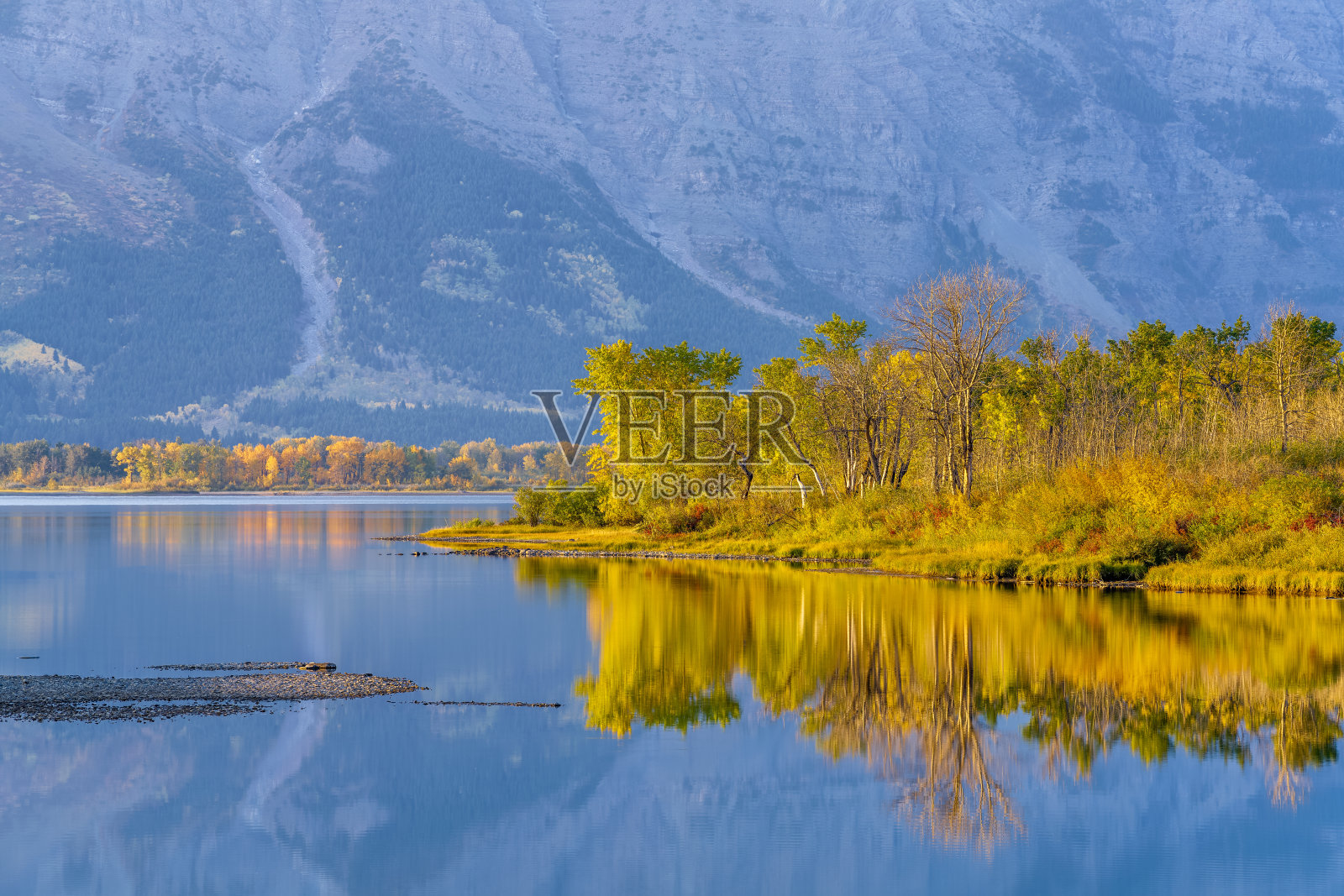 位于加拿大阿尔伯塔省的沃特顿国家公园照片摄影图片