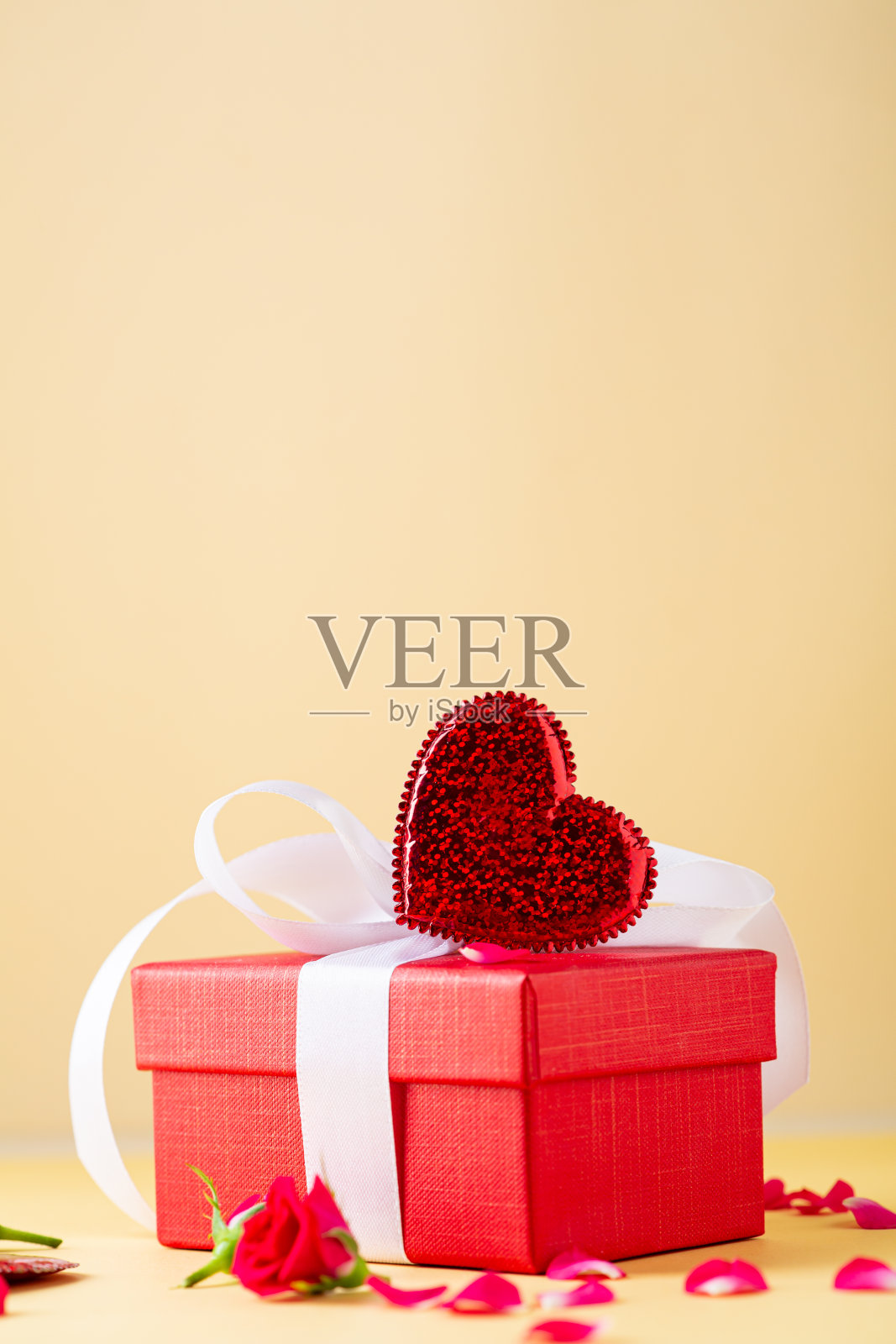 情人节作文与礼物盒照片摄影图片