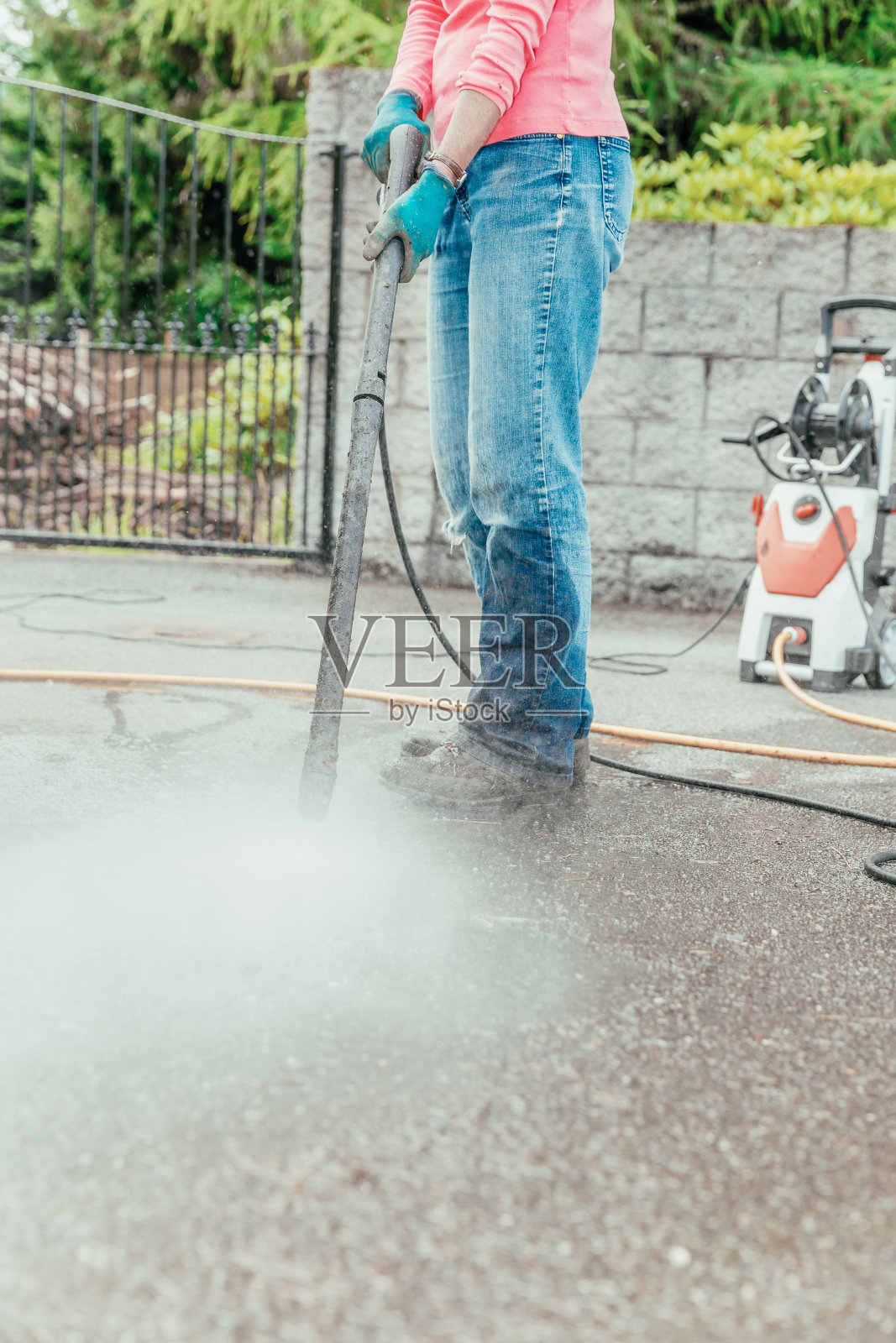 高压清洗机用于清洁车道照片摄影图片