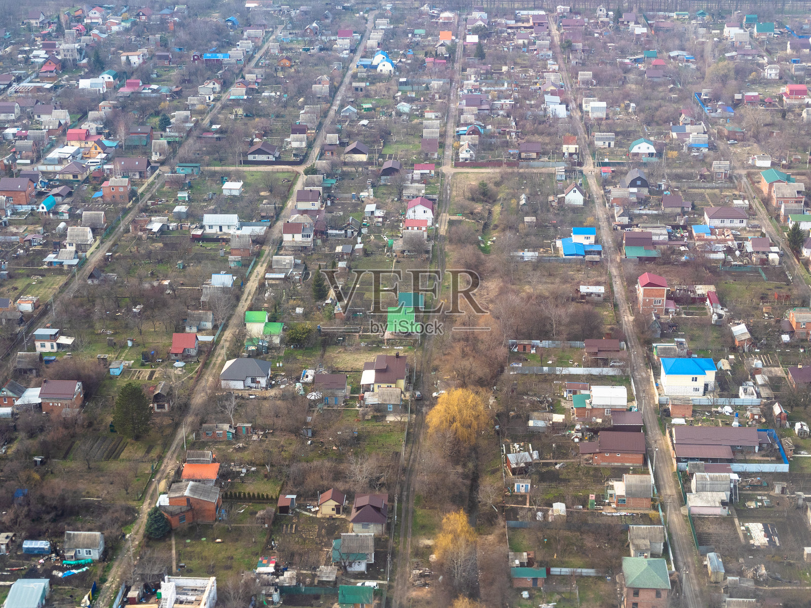 鸟瞰图郊区村舍和花园照片摄影图片