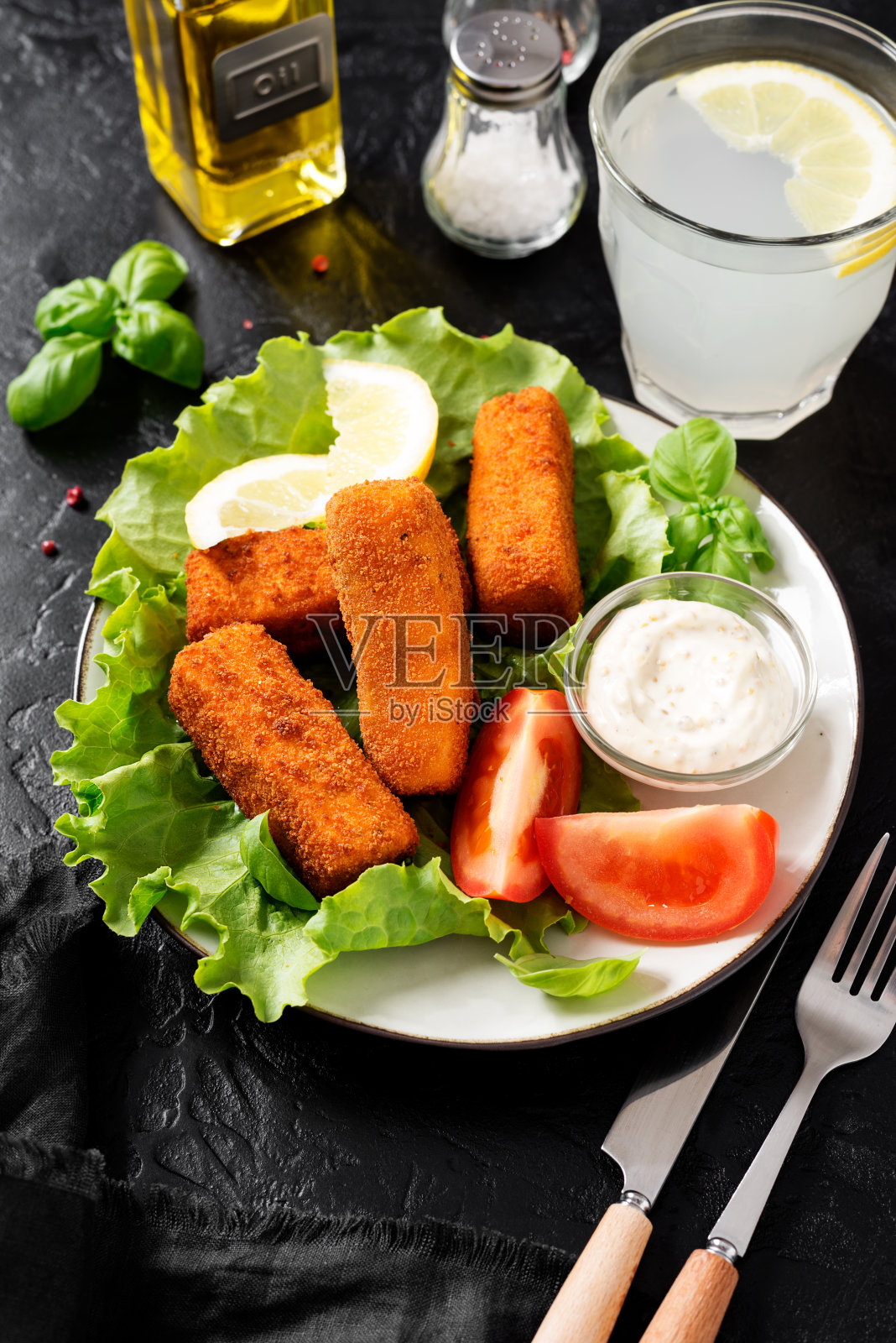 碎鱼手指照片摄影图片