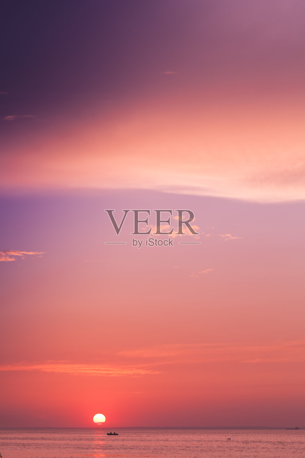 夏日的黄昏，波罗的海的夕阳照片摄影图片