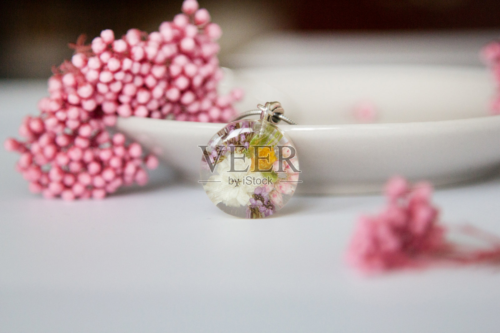 真花环氧树脂，珠宝照片摄影图片