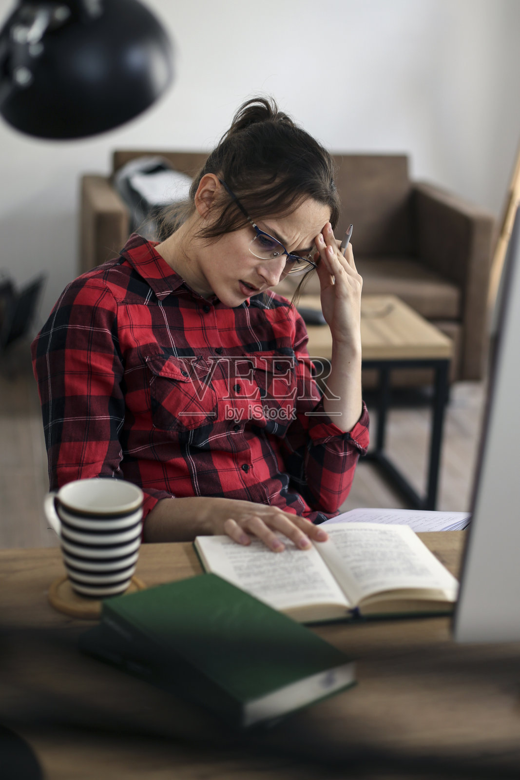 太多的工作照片摄影图片