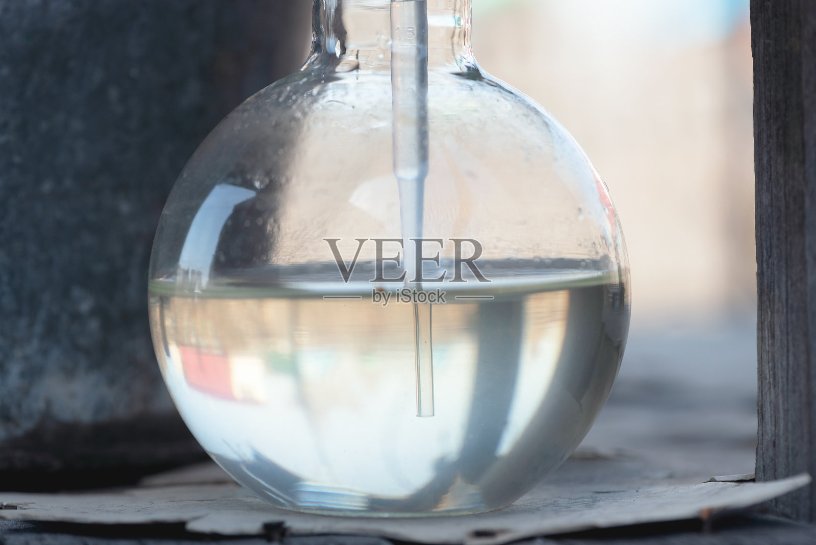 水污染。照片摄影图片