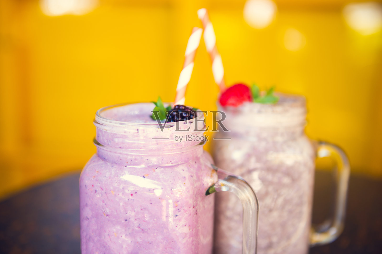 奶昔超级食品。戒掉素食、健康生活方式和健康饮食理念。健康食品的概念。照片摄影图片