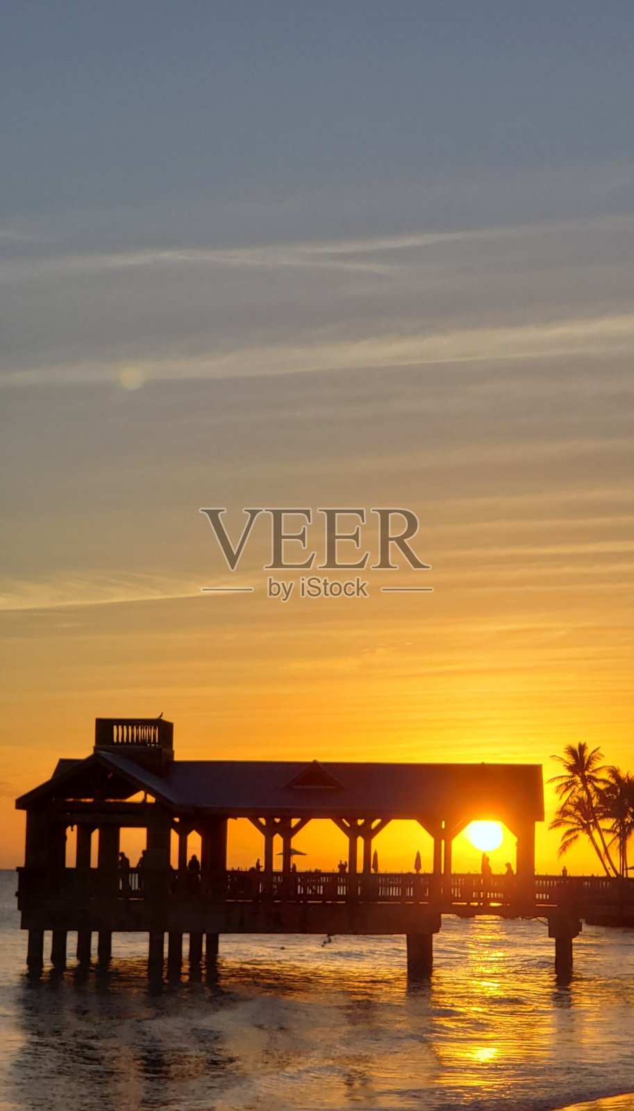 西礁岛亭日落照片摄影图片