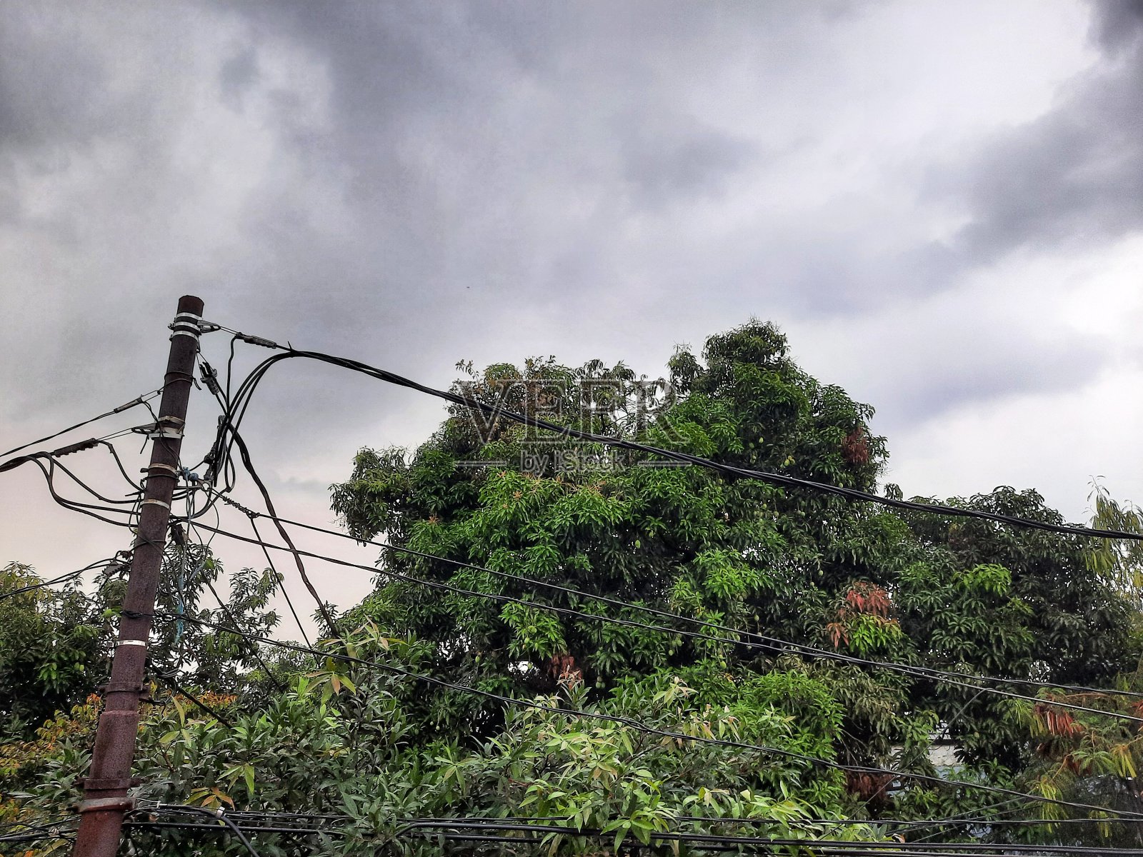 多云的天气照片摄影图片