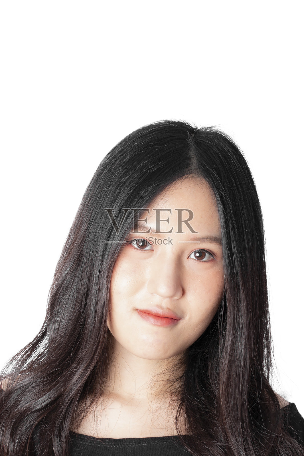 女人的脸肖像，快乐的女人微笑着看着相机孤立在白色的背景。照片摄影图片