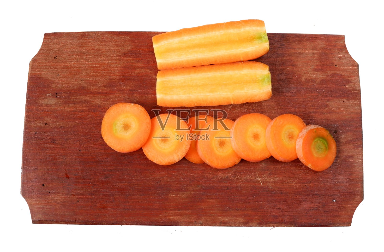 孤立在白色背景上的胡萝卜片或(胡萝卜)照片摄影图片