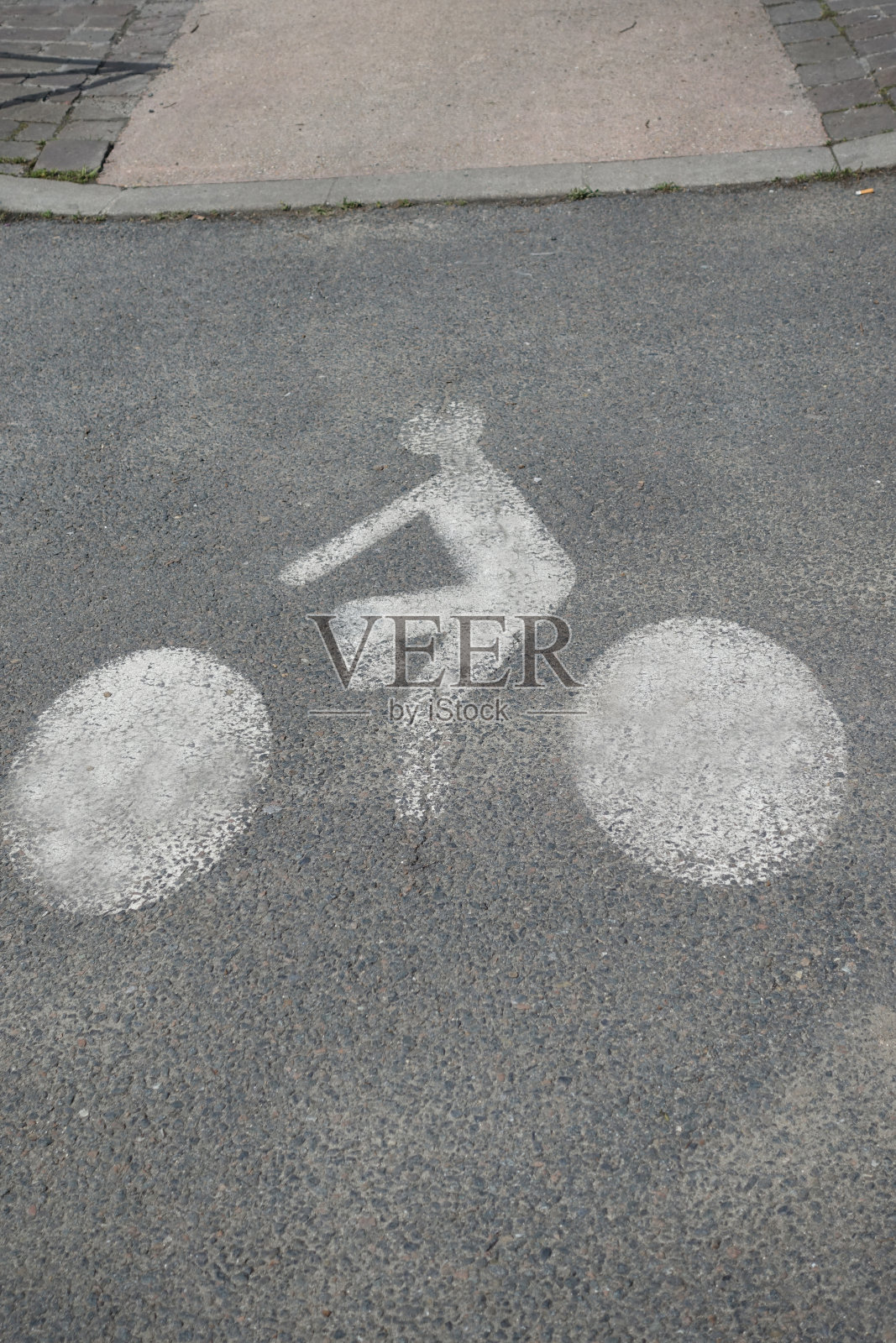 自行车道城市城市环境道路标志照片摄影图片