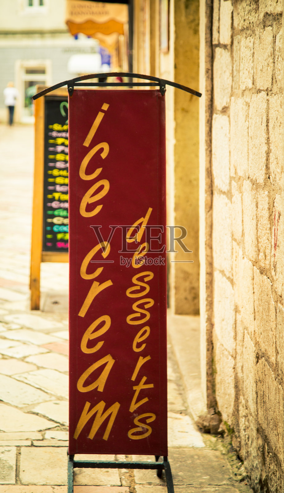 街上的冰淇淋标志照片摄影图片