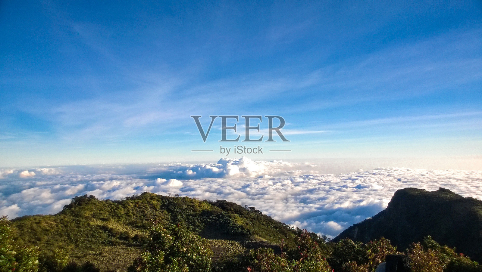 云上的天堂照片摄影图片