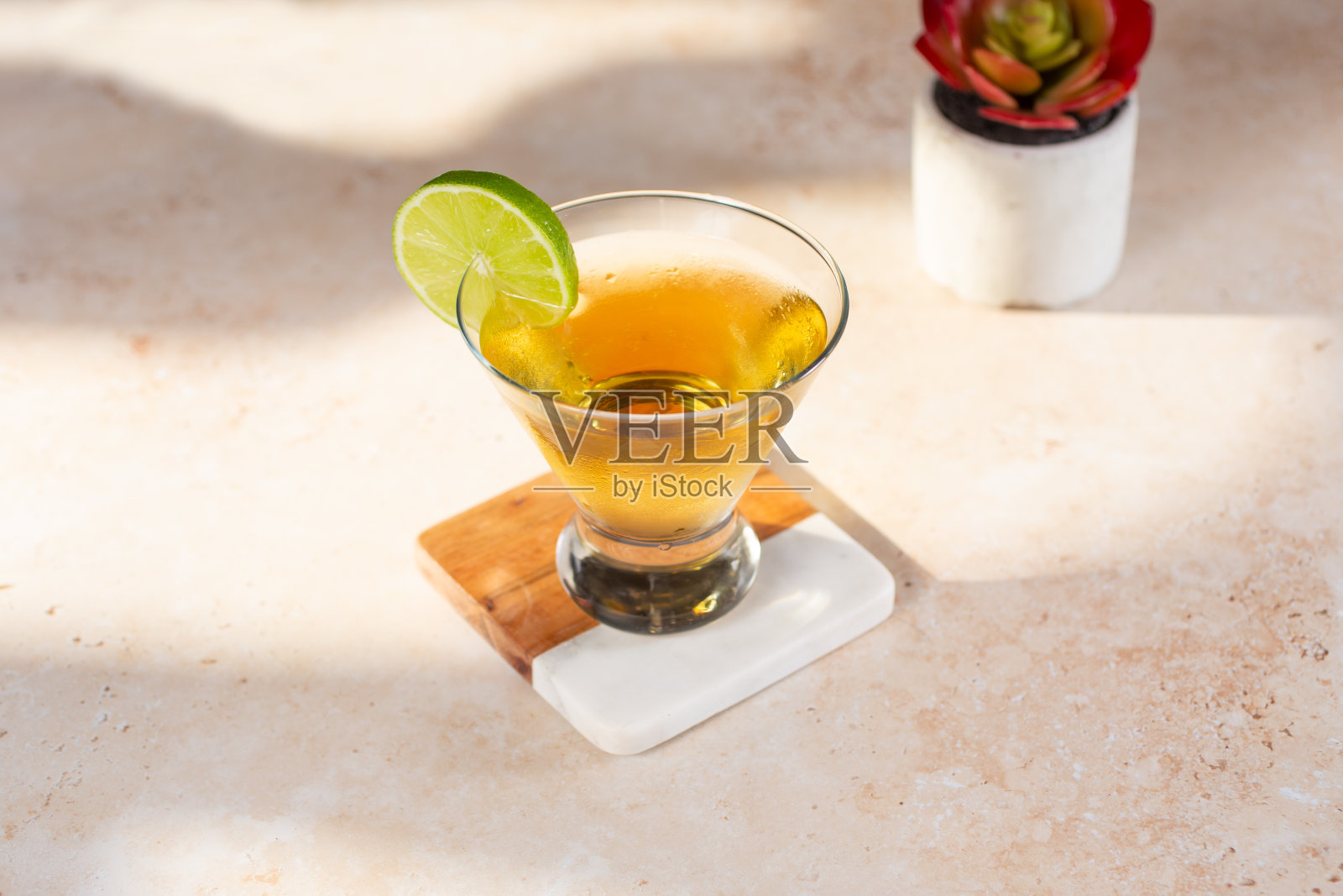 整洁的龙舌兰酒照片摄影图片