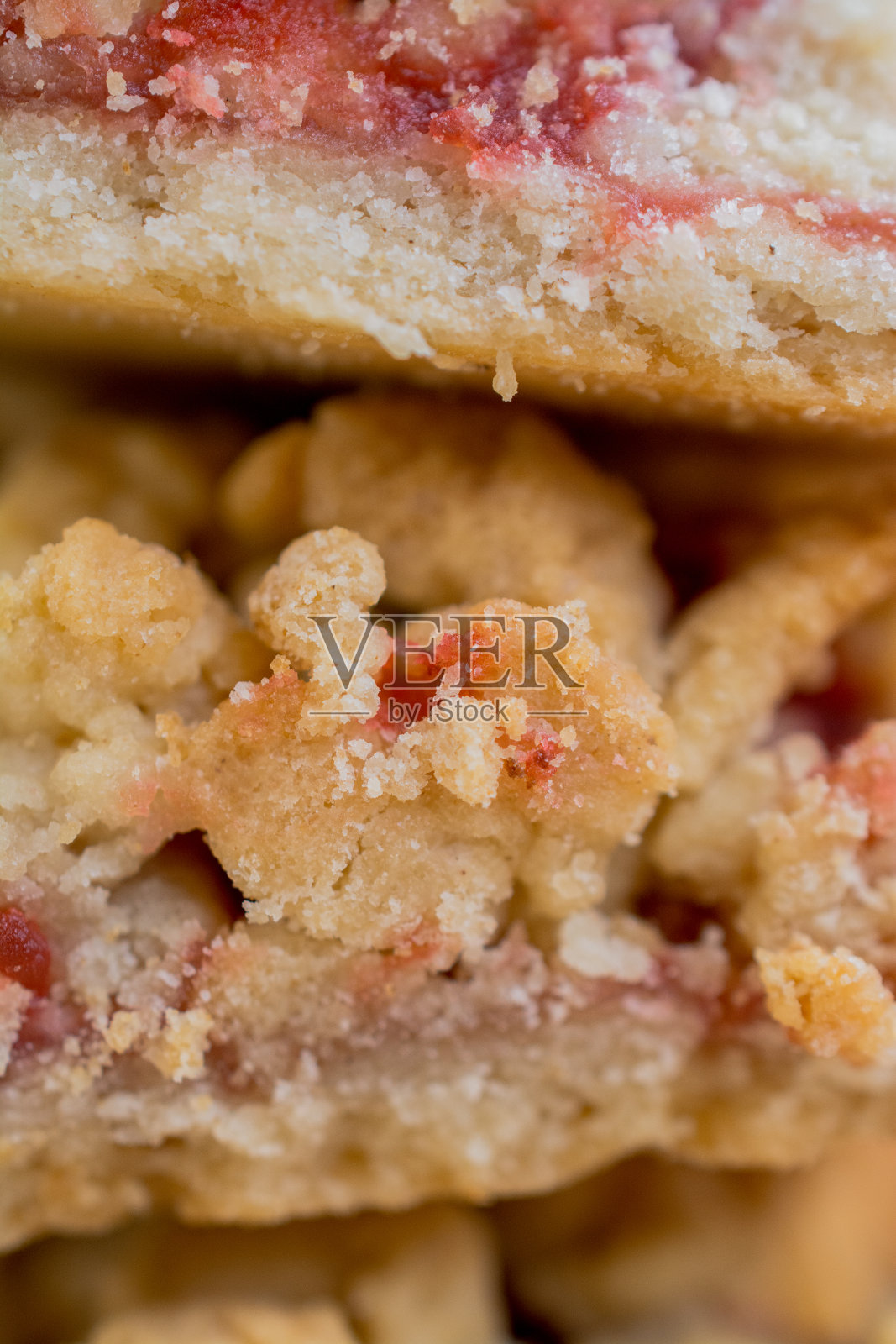 美味的饼干近距离放在桌子上照片摄影图片