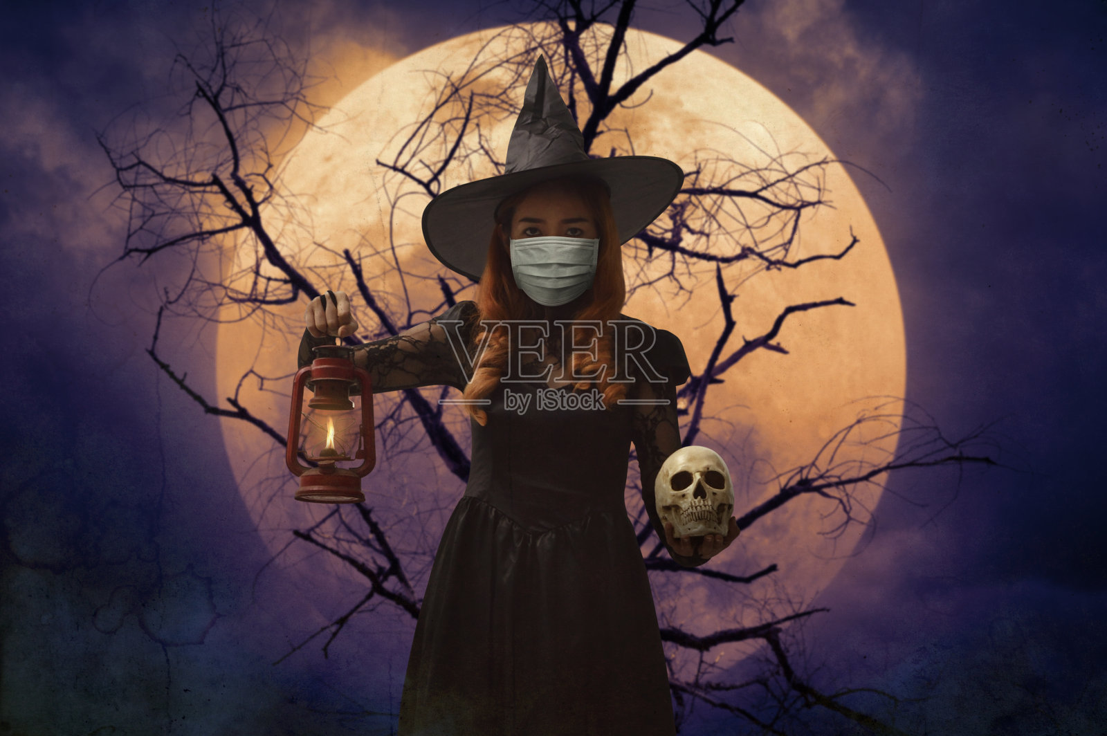 万圣节与冠状病毒或covid-19概念照片摄影图片