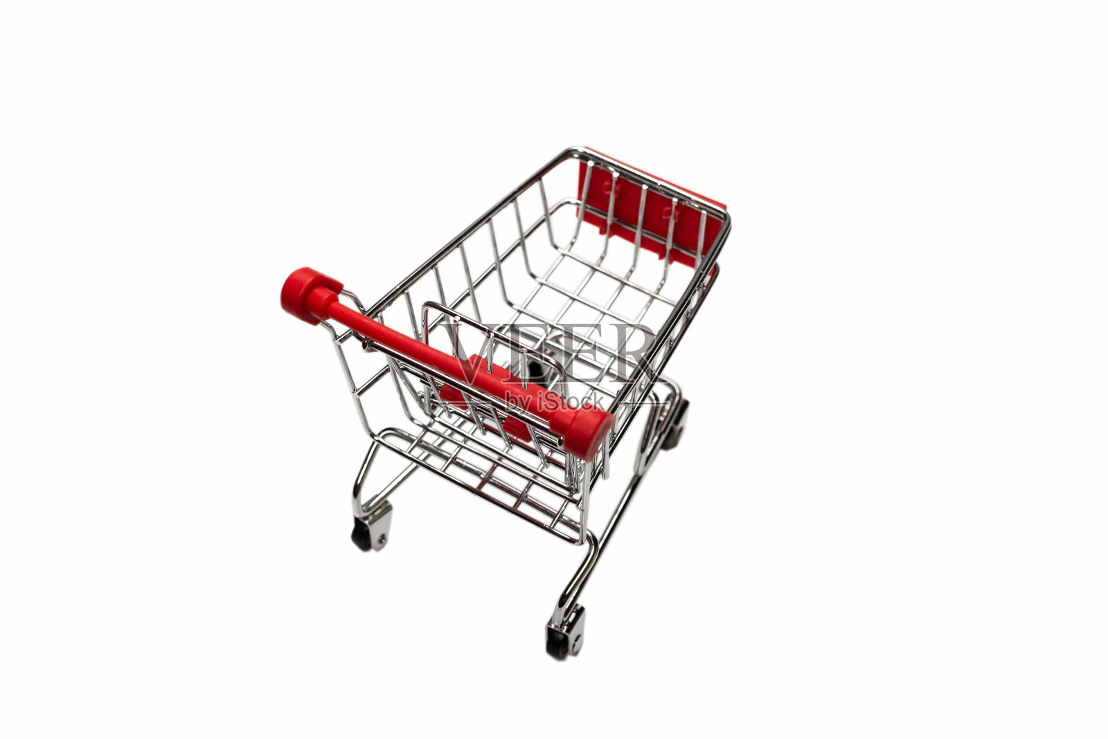 空的购物篮孤立的白色背景。照片摄影图片