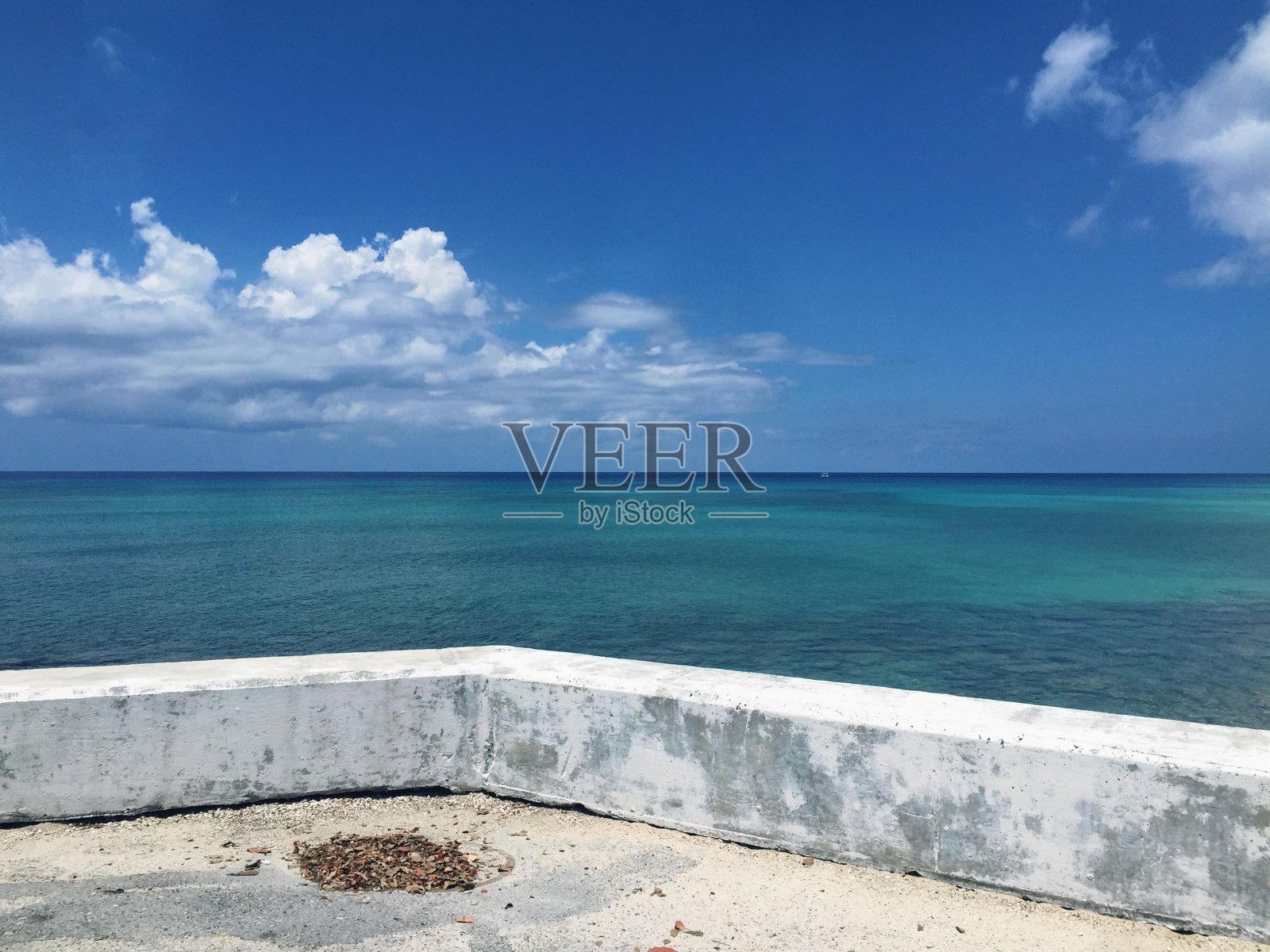 开曼群岛上令人惊叹的云景景观照片摄影图片