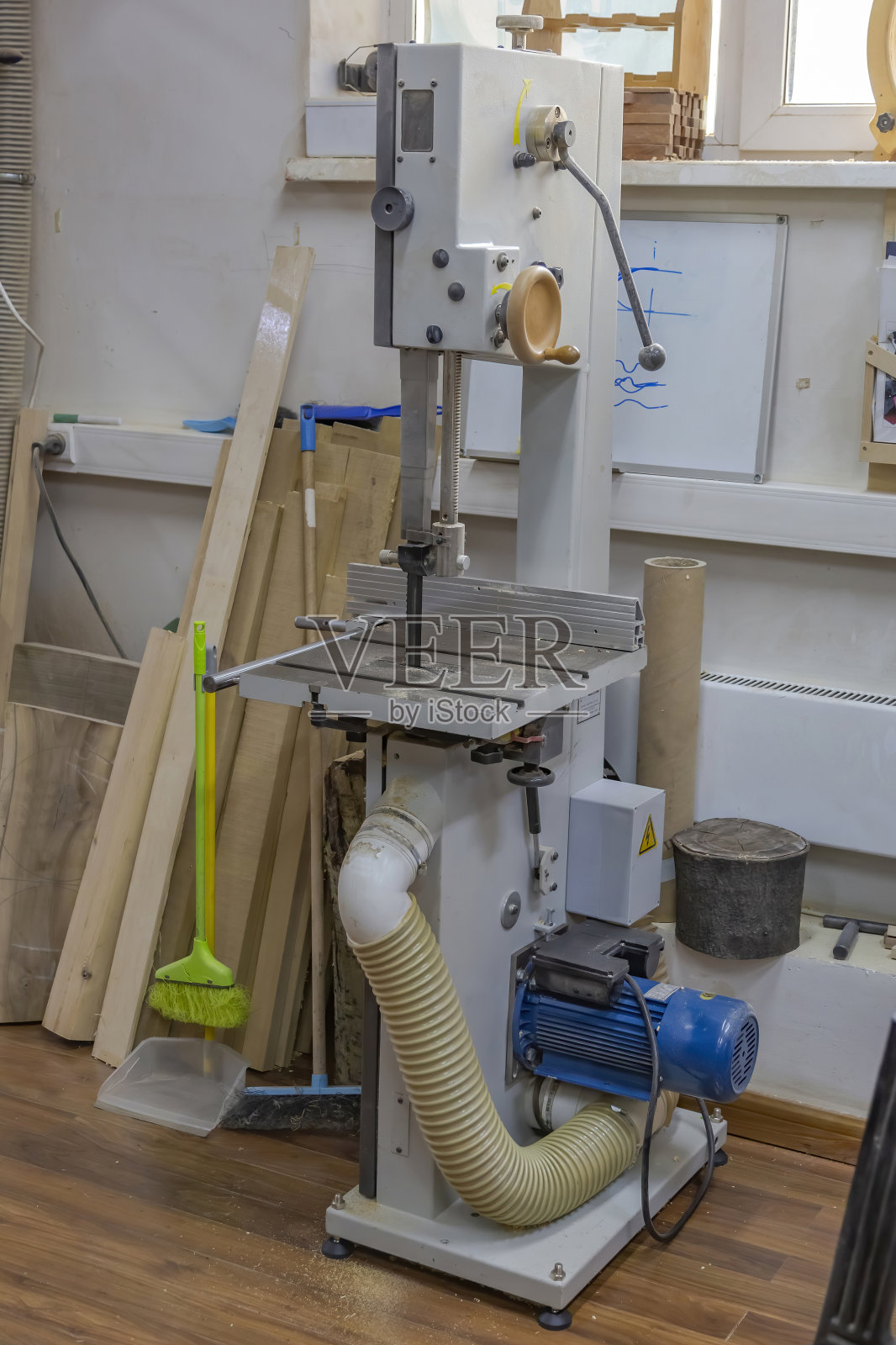 小型木工车间专用生产设备照片摄影图片