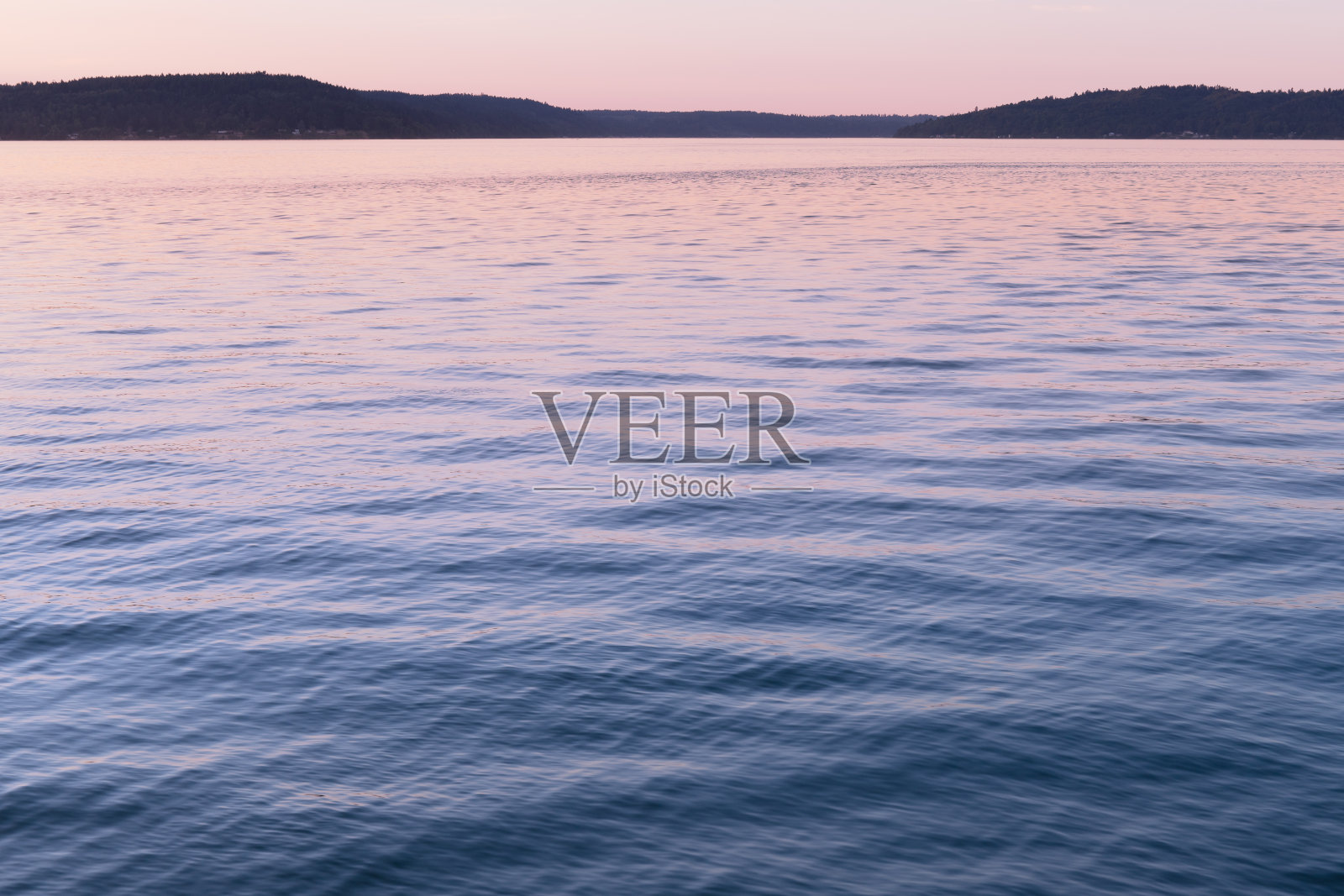 《粉红夕阳映水》照片摄影图片