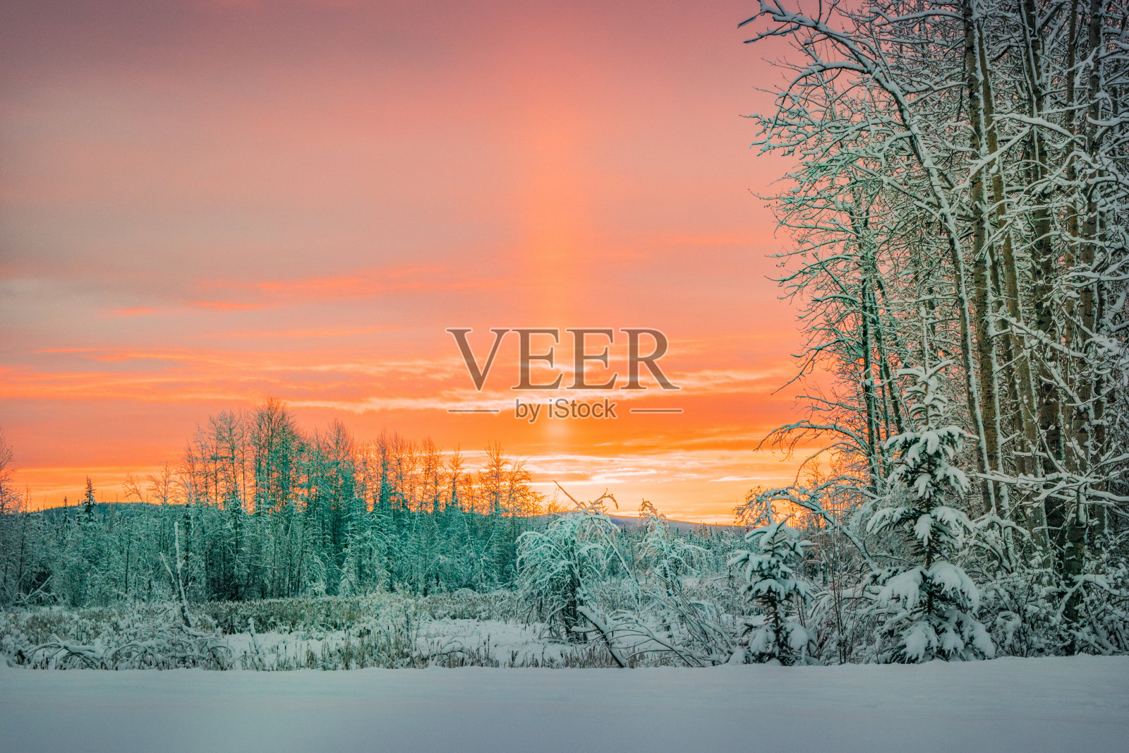 激烈的日出照片摄影图片