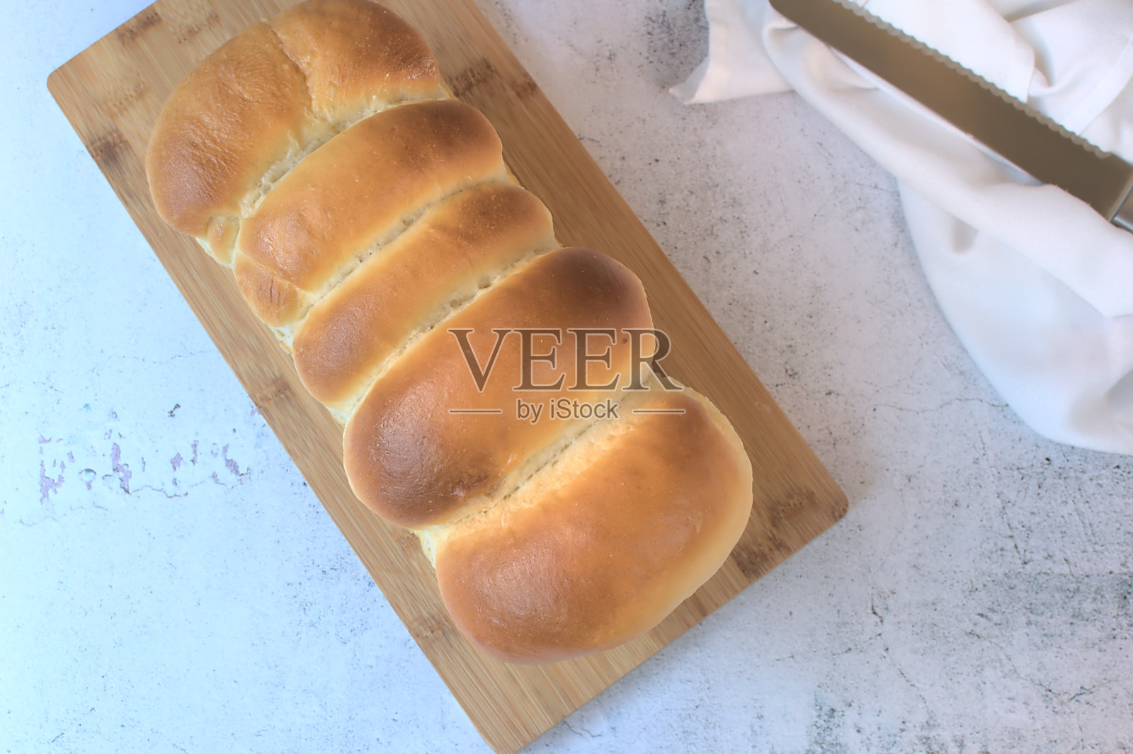 甜而松软的日本面包。自制的概念照片摄影图片