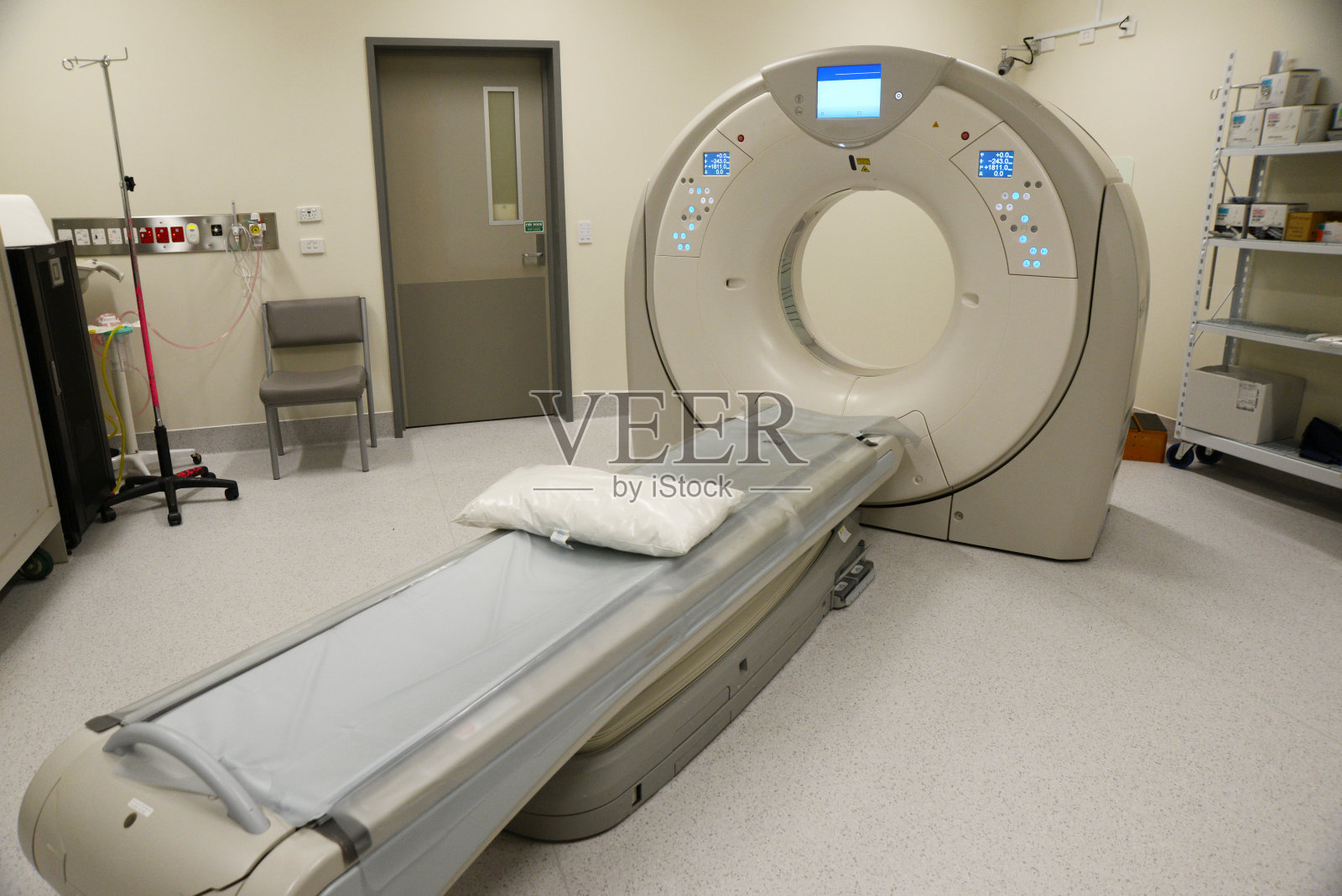 医院CT扫描仪照片摄影图片