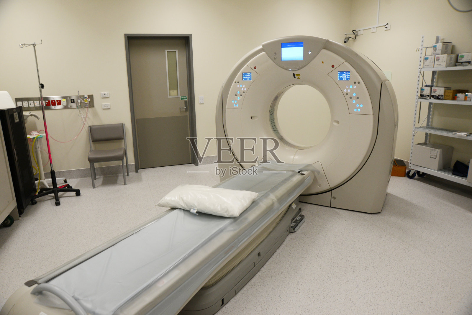 医院CT扫描仪照片摄影图片